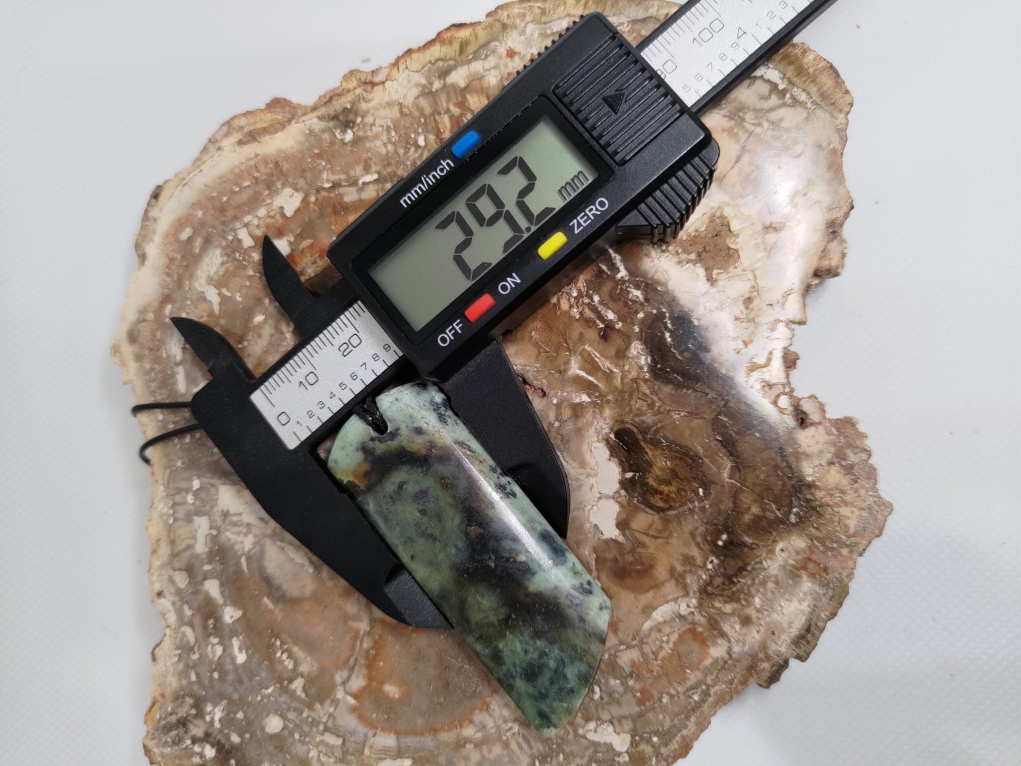 Pounamu Toki – Hand-Carved New Zealand Greenstone Adze 0006