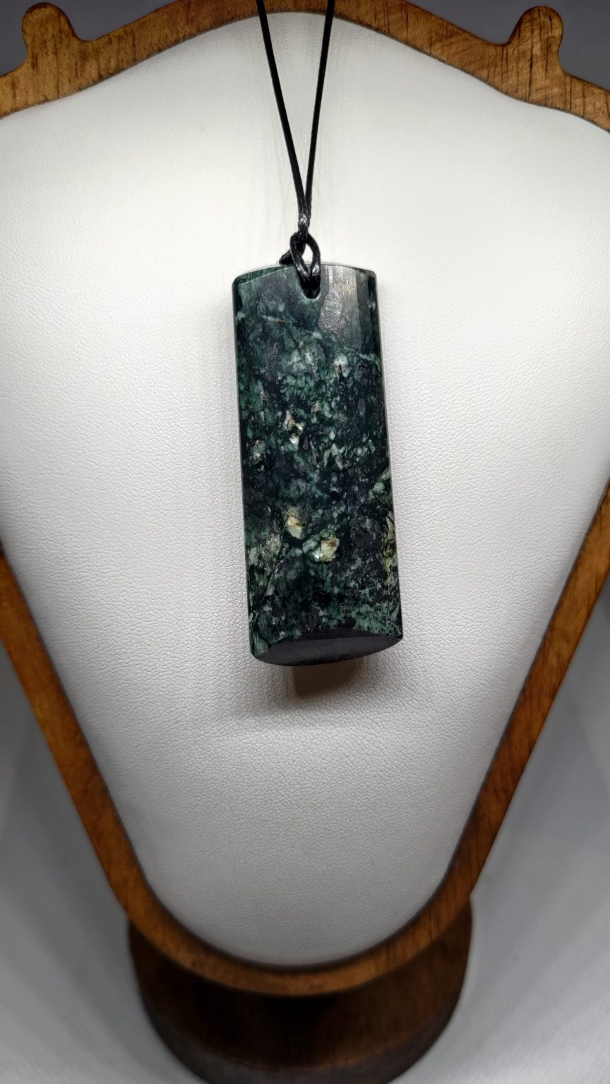 Pounamu Toki – Hand-Carved New Zealand Greenstone Adze 0007