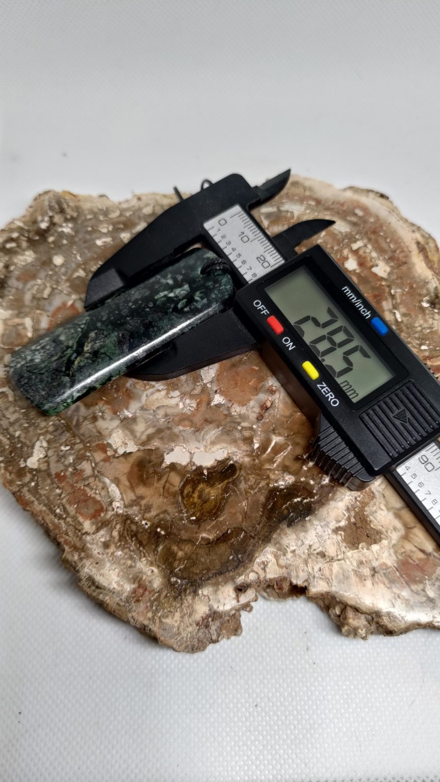Pounamu Toki – Hand-Carved New Zealand Greenstone Adze 0007
