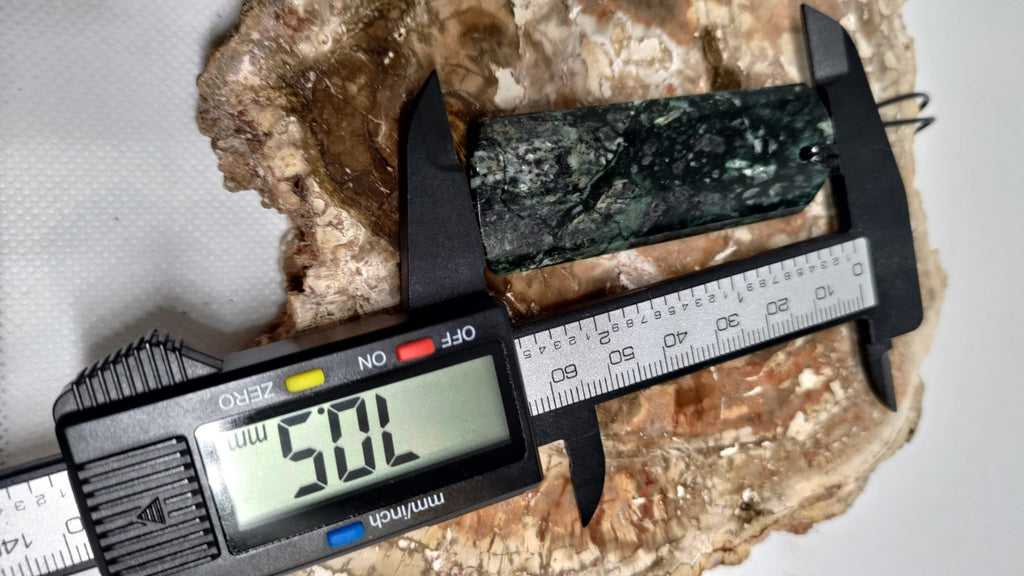 Pounamu Toki – Hand-Carved New Zealand Greenstone Adze 0007