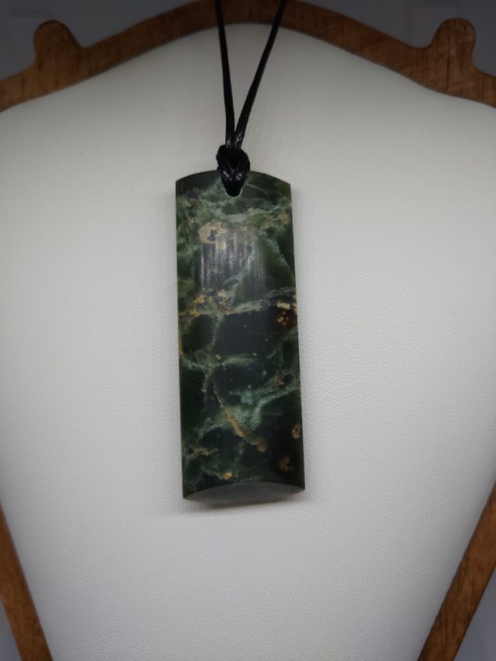 Pounamu Toki – Hand-Carved New Zealand Greenstone Adze 0028