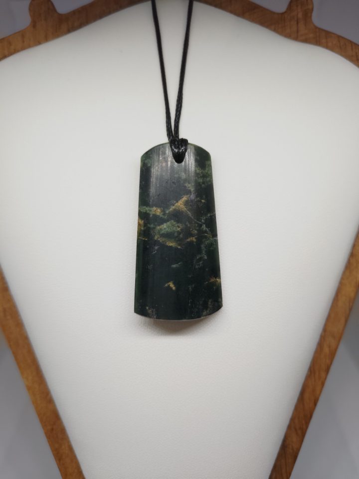 Pounamu Toki – Hand-Carved New Zealand Greenstone Adze 0033