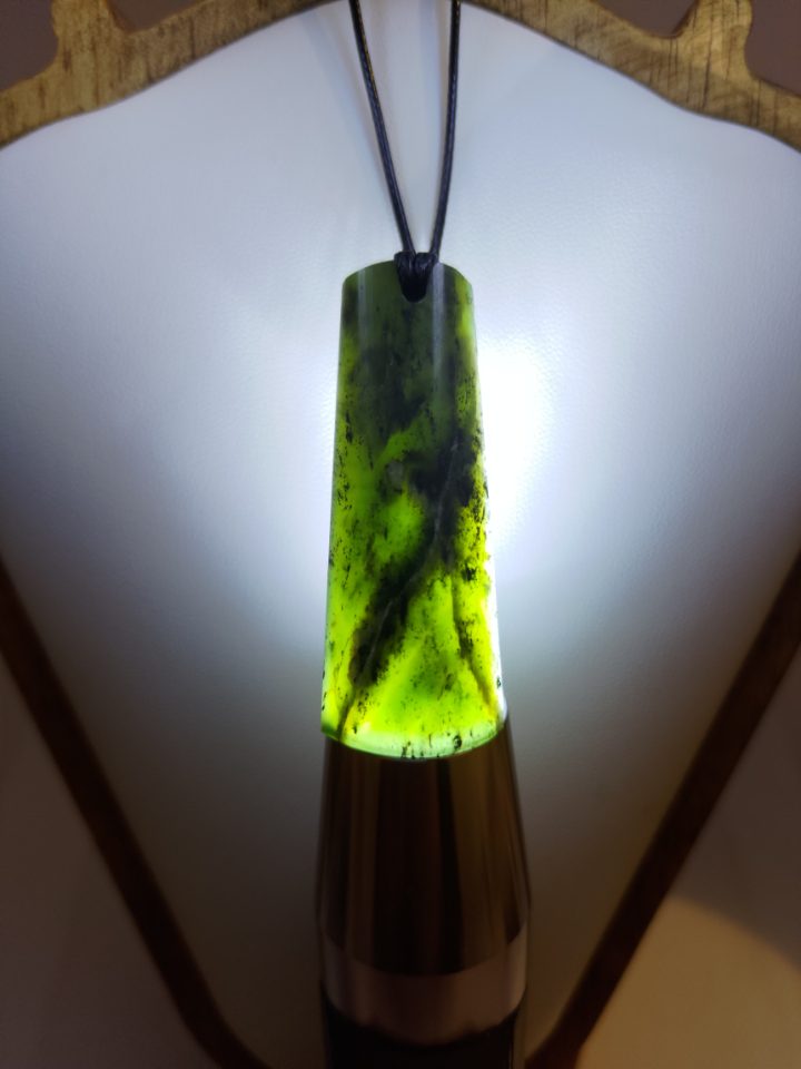 Pounamu Toki – Hand-Carved New Zealand Greenstone Adze 0036