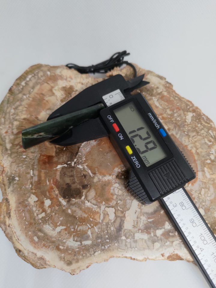 Pounamu Toki – Hand-Carved New Zealand Greenstone Adze 0036