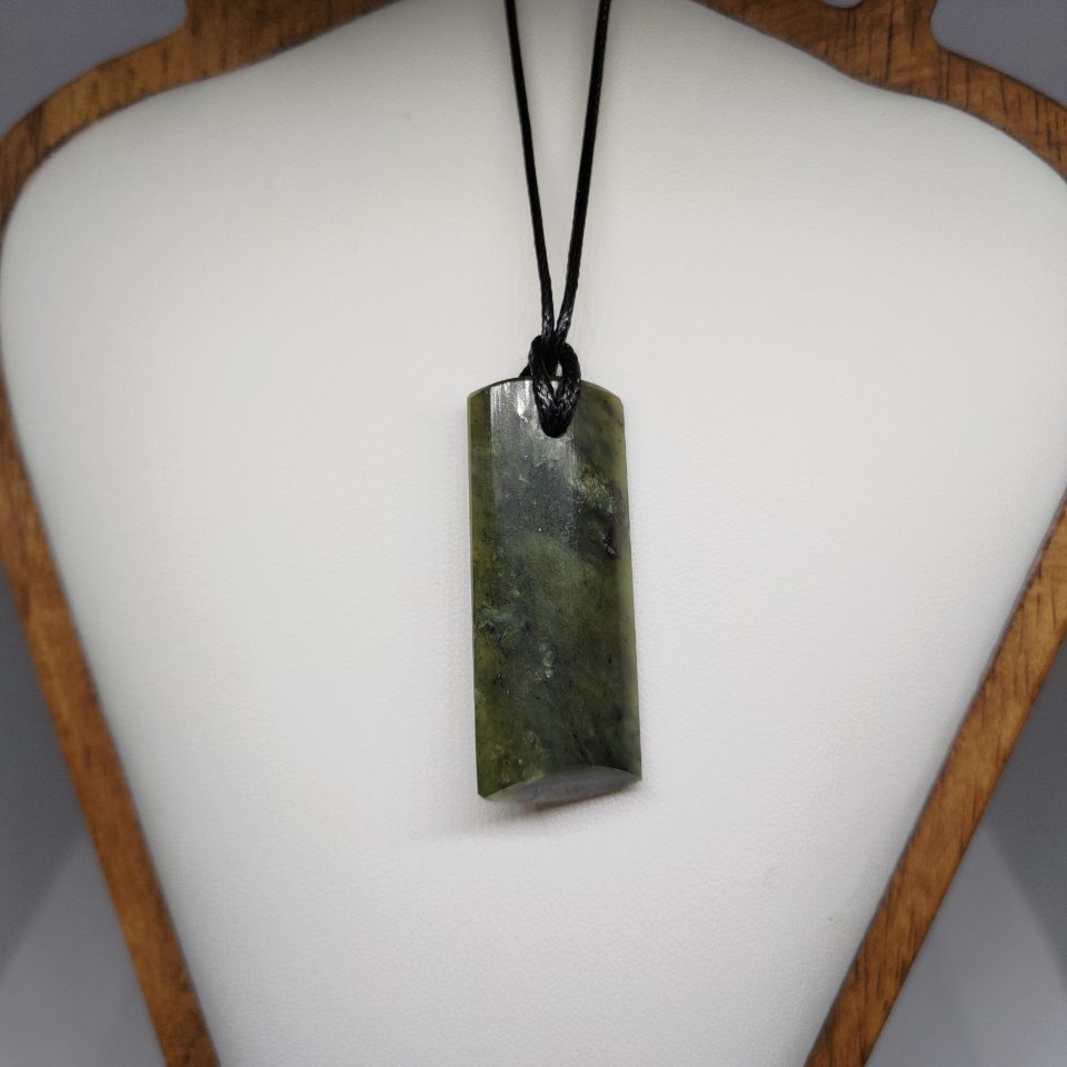 Pounamu Toki – Hand-Carved New Zealand Greenstone Adze 0035