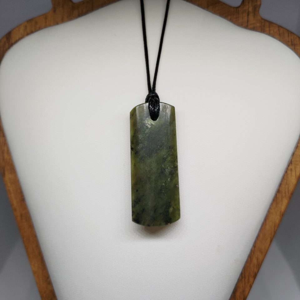 Pounamu Toki – Hand-Carved New Zealand Greenstone Adze 0035