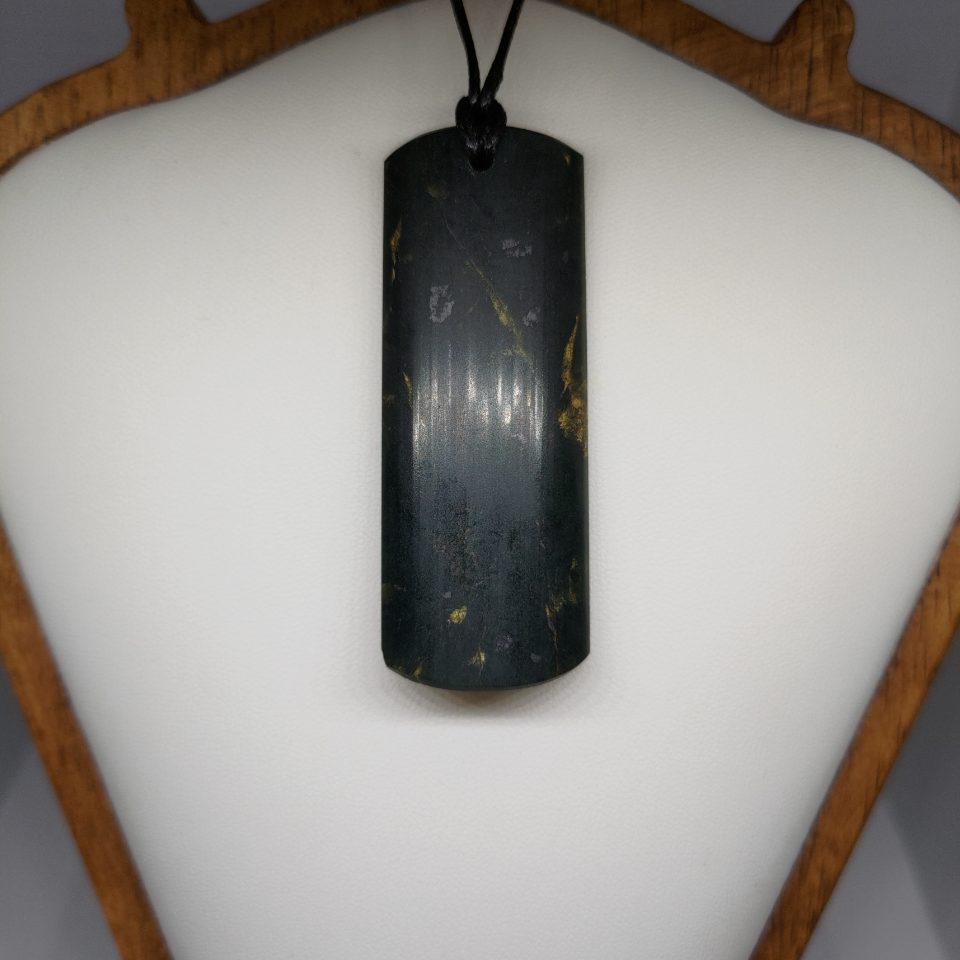 Pounamu Toki – Hand-Carved New Zealand Greenstone Adze 0040