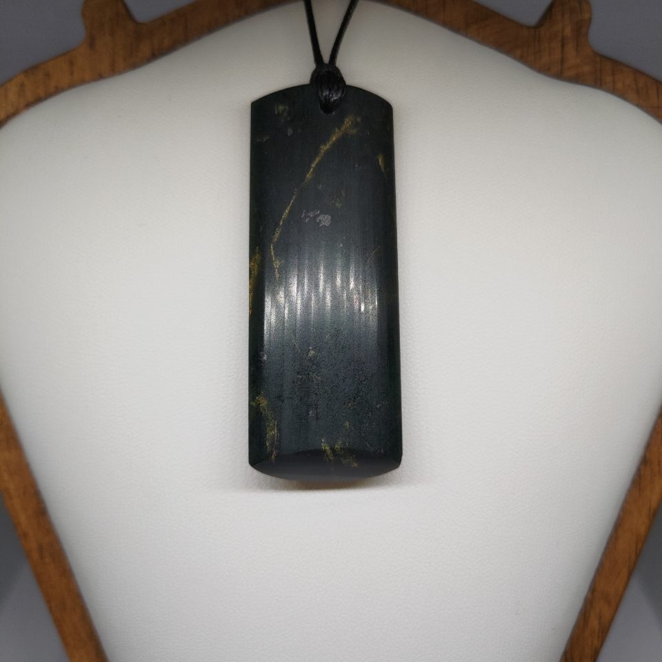 Pounamu Toki – Hand-Carved New Zealand Greenstone Adze 0040