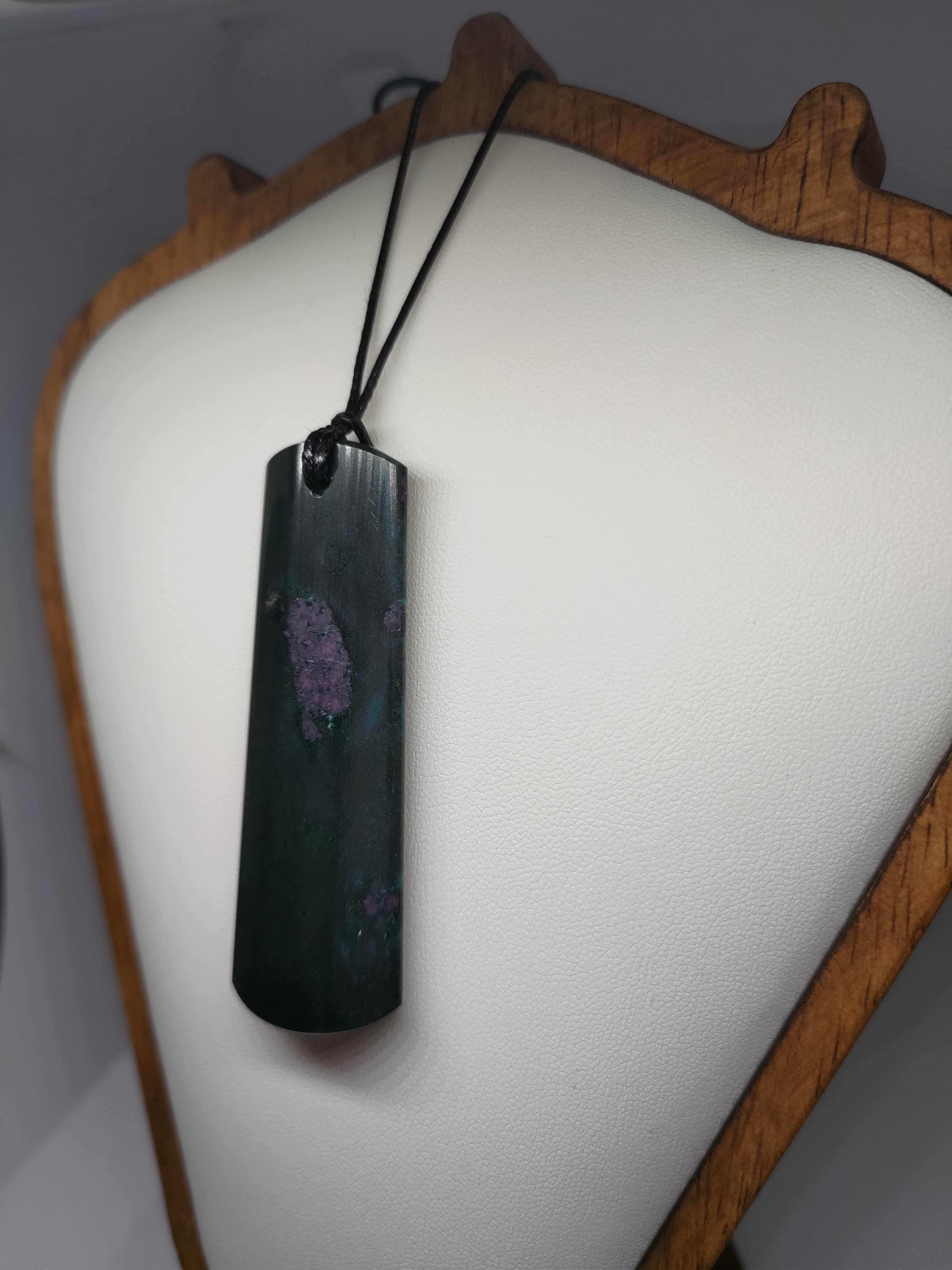 Goodletite – New Zealand Ruby Rock Hand Carved Pendant 0050