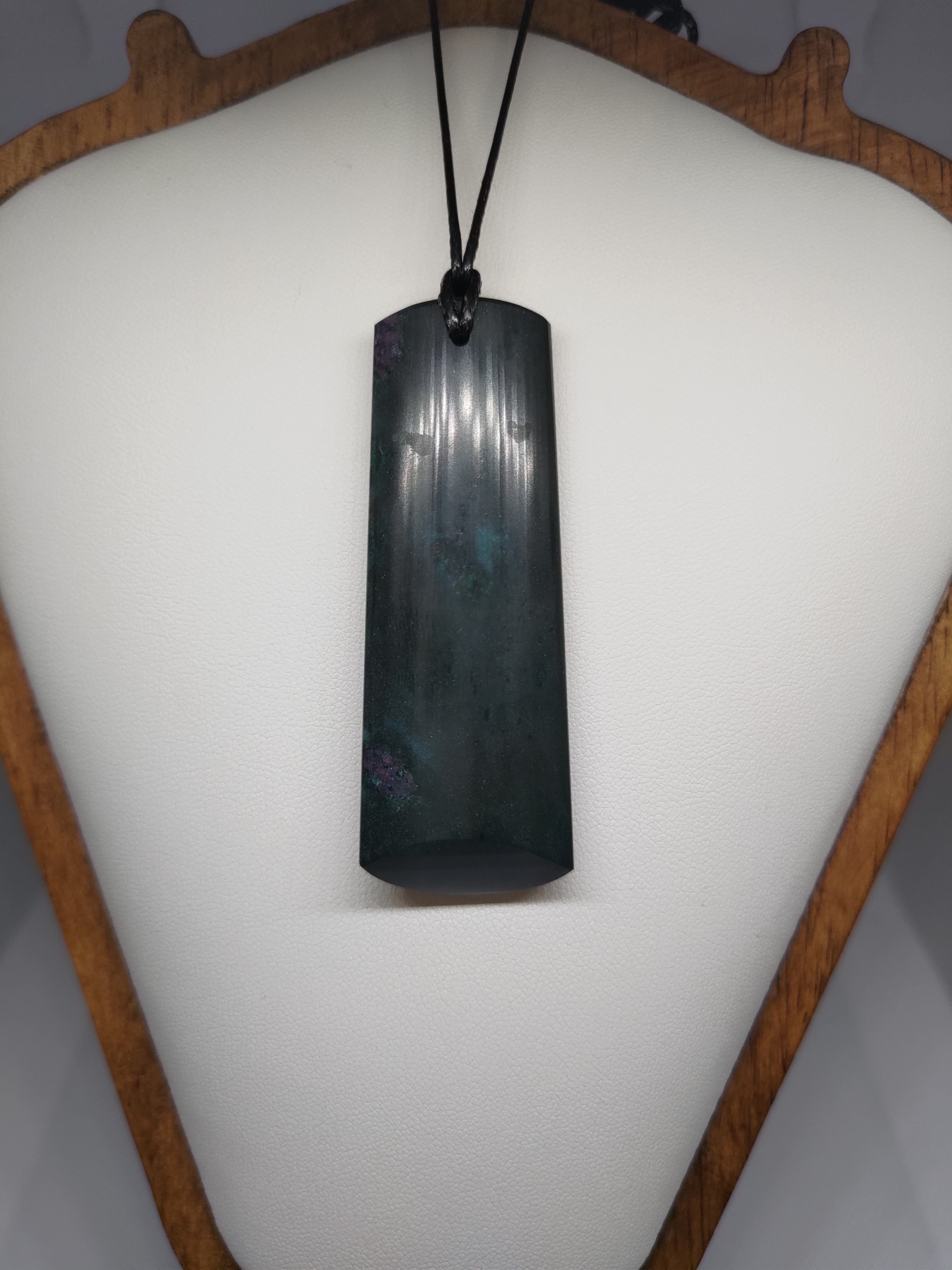 Goodletite – New Zealand Ruby Rock Hand Carved Pendant 0050