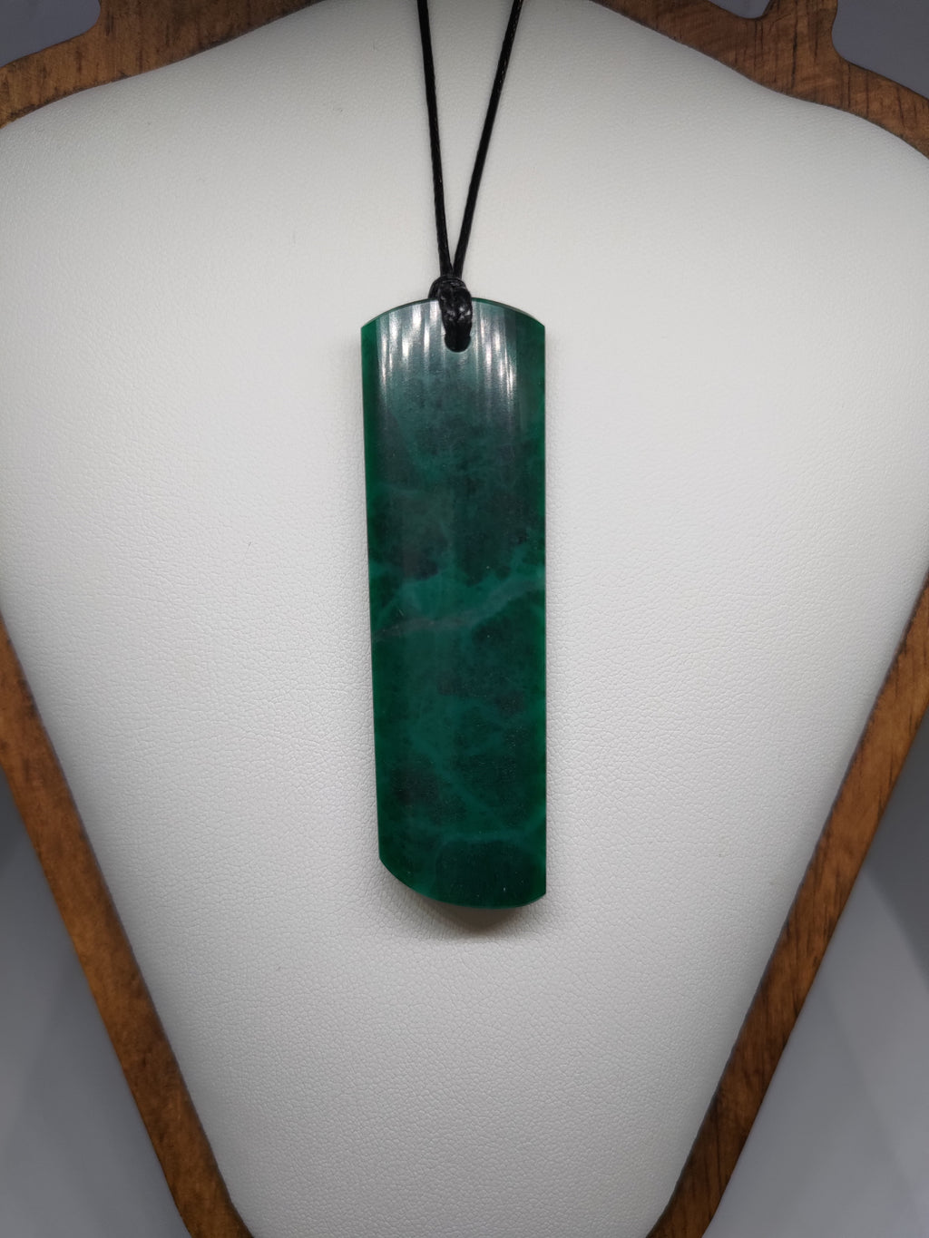 Goodletite – New Zealand Ruby Rock Hand Carved Pendant 0051