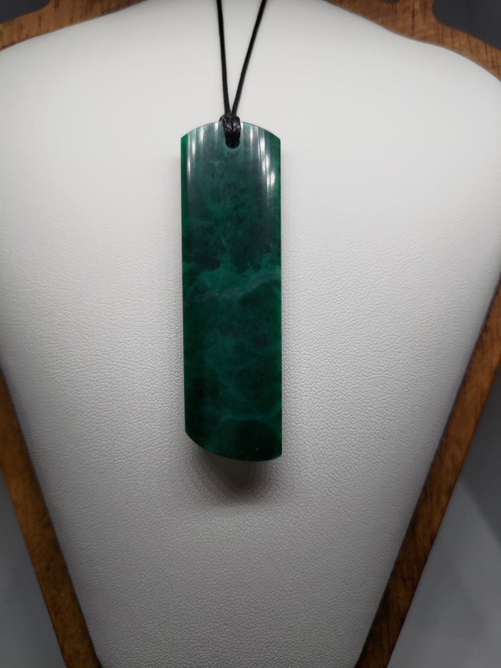 Goodletite – New Zealand Ruby Rock Hand Carved Pendant 0051