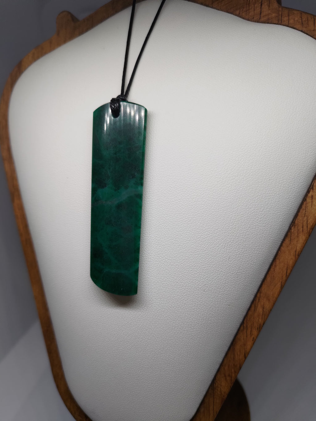 Goodletite – New Zealand Ruby Rock Hand Carved Pendant 0051