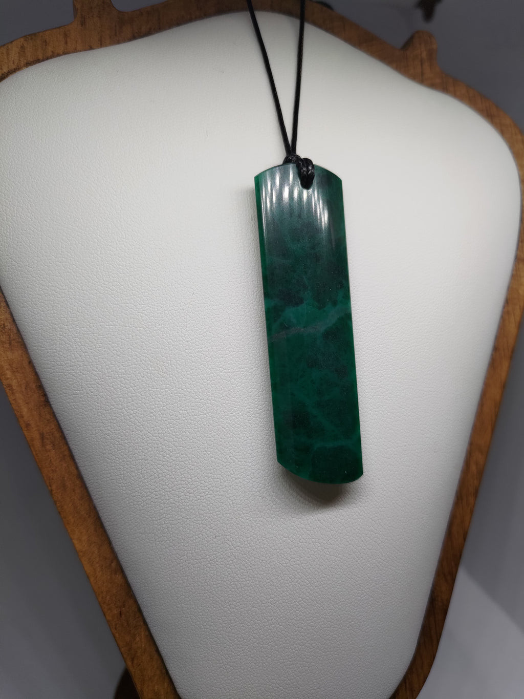 Goodletite – New Zealand Ruby Rock Hand Carved Pendant 0051
