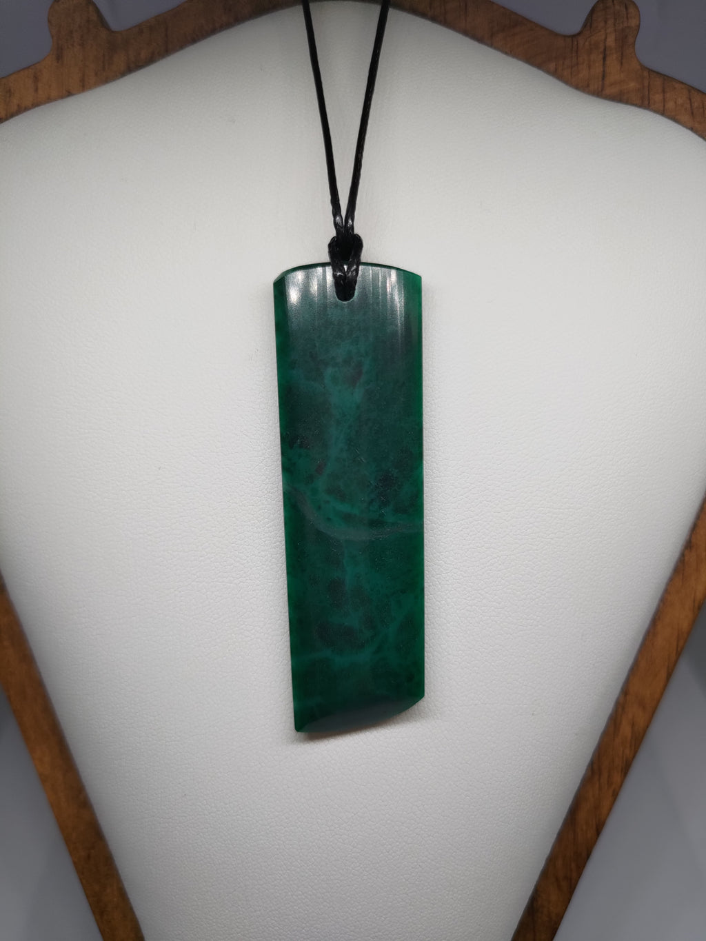 Goodletite – New Zealand Ruby Rock Hand Carved Pendant 0051