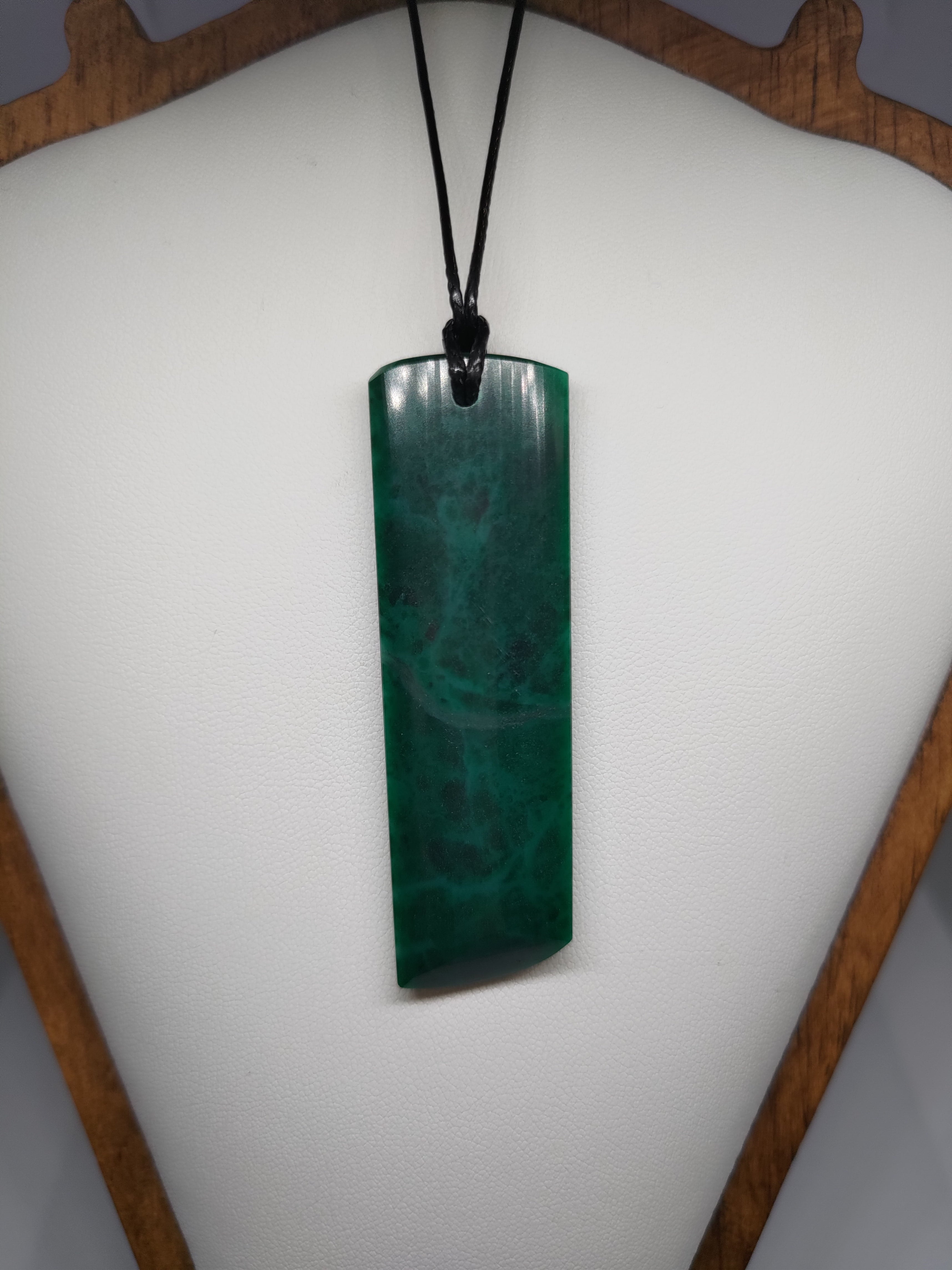 Goodletite – New Zealand Ruby Rock Hand Carved Pendant 0051