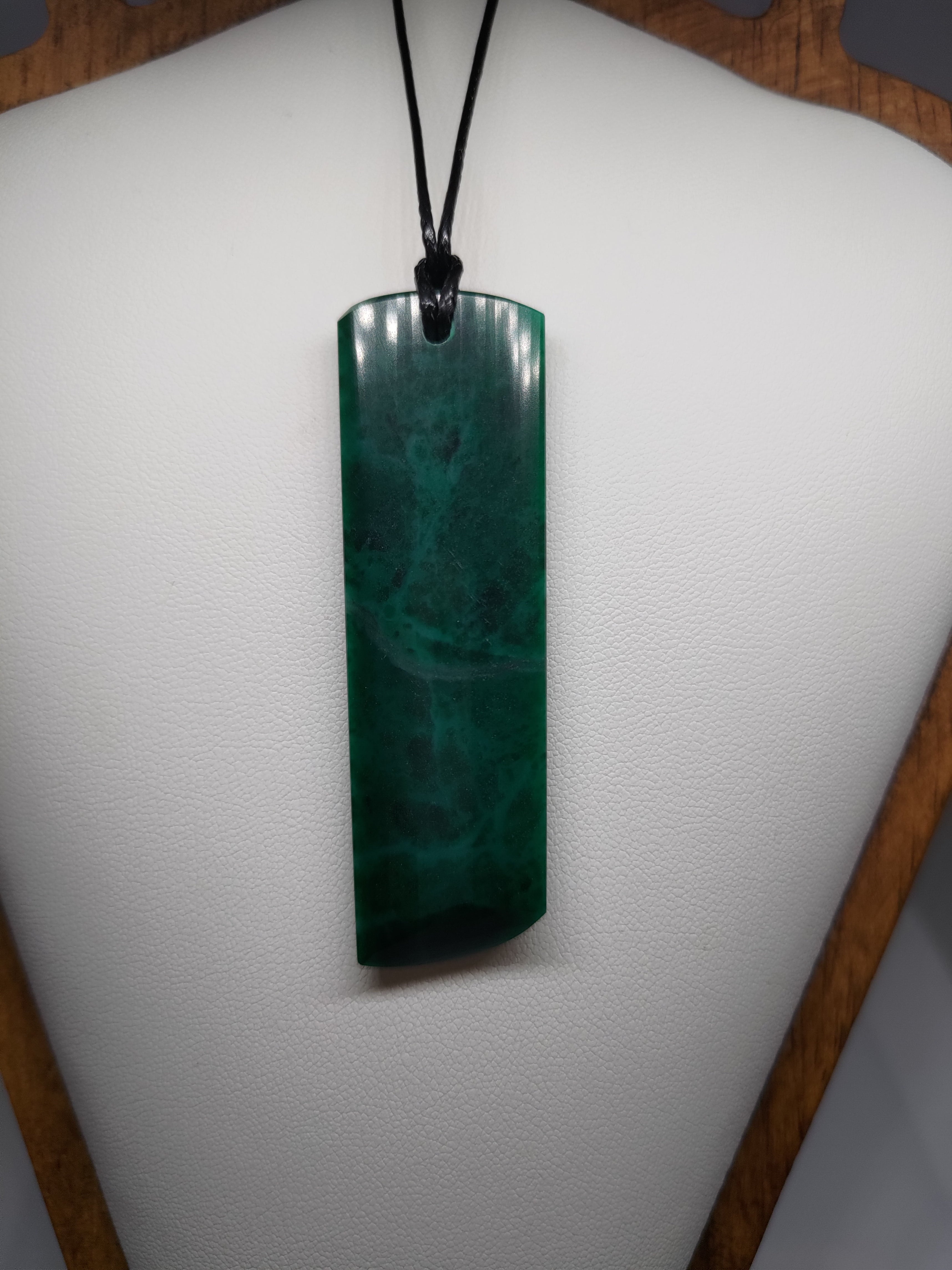 Goodletite – New Zealand Ruby Rock Hand Carved Pendant 0051