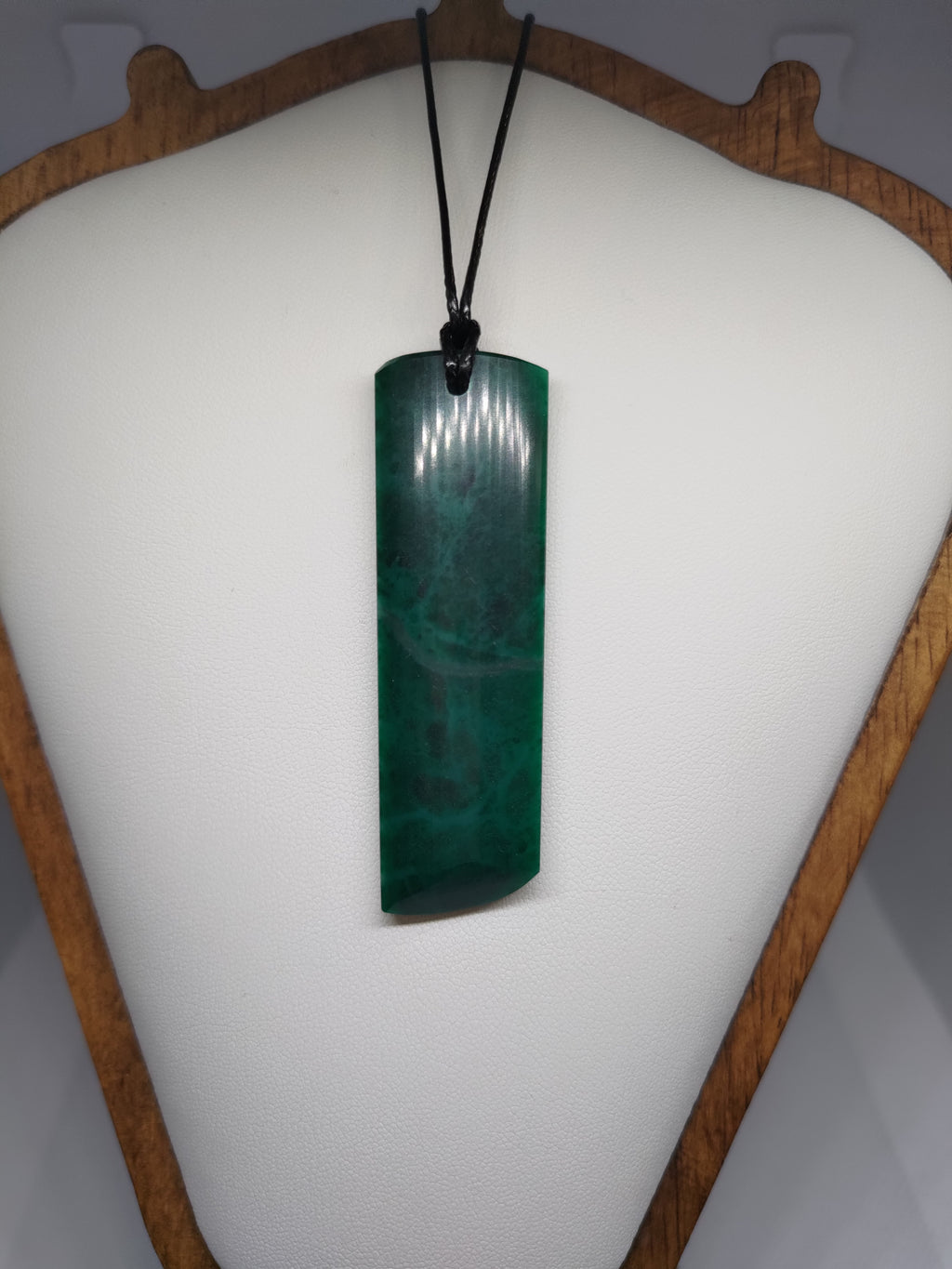 Goodletite – New Zealand Ruby Rock Hand Carved Pendant 0051