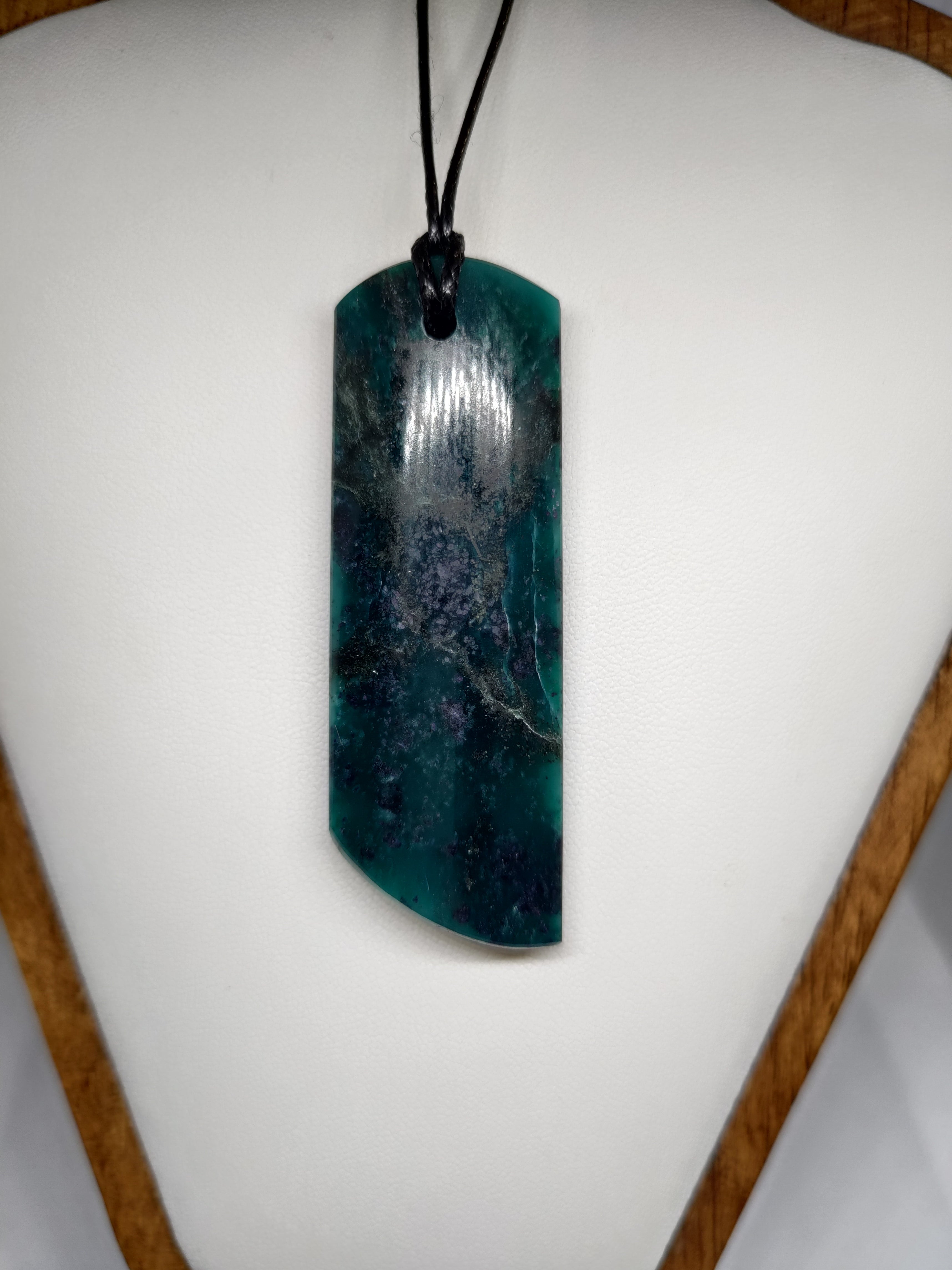 Goodletite – New Zealand Ruby Rock Hand Carved Pendant 0049