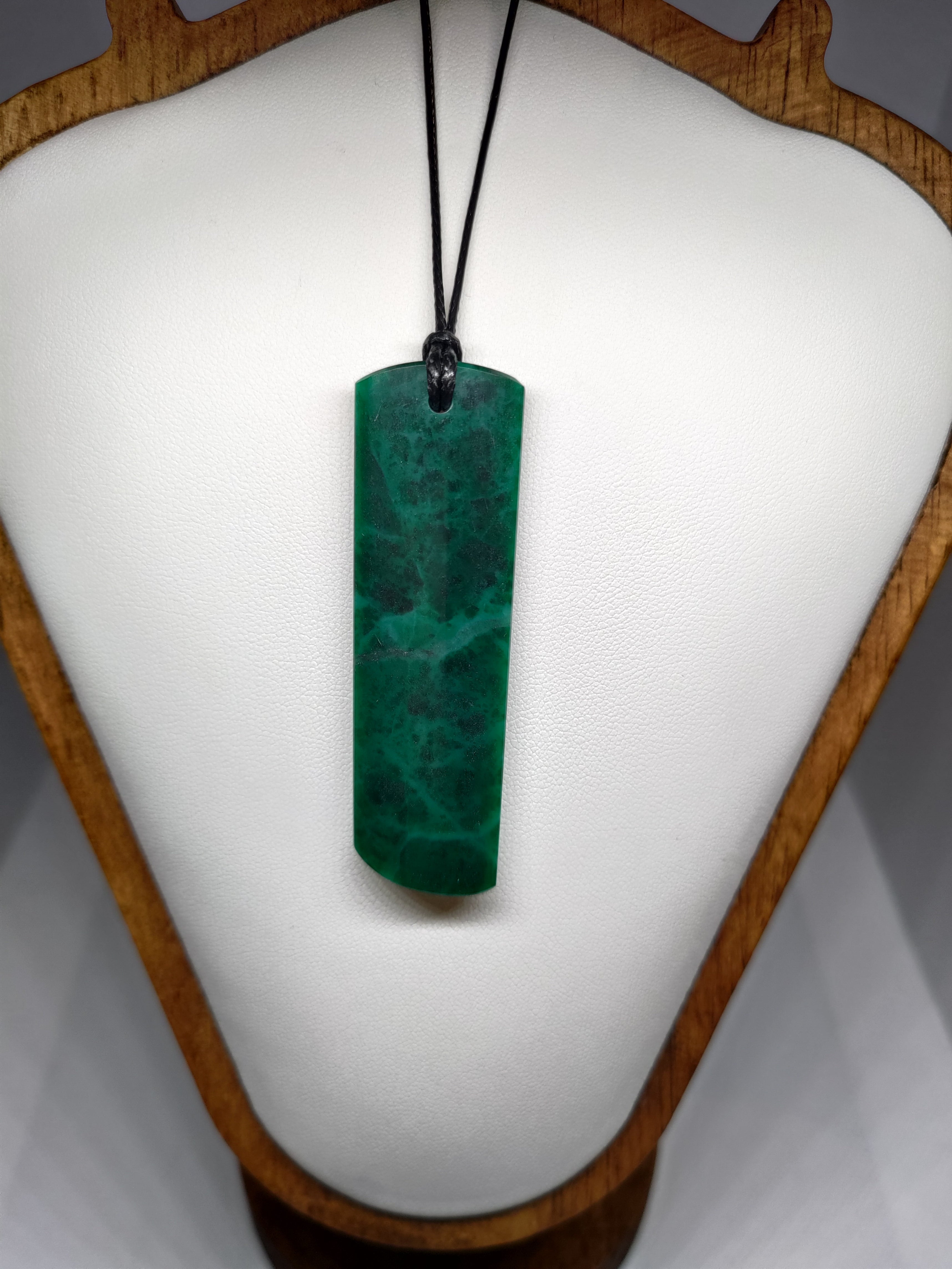Goodletite – New Zealand Ruby Rock Hand Carved Pendant 0051
