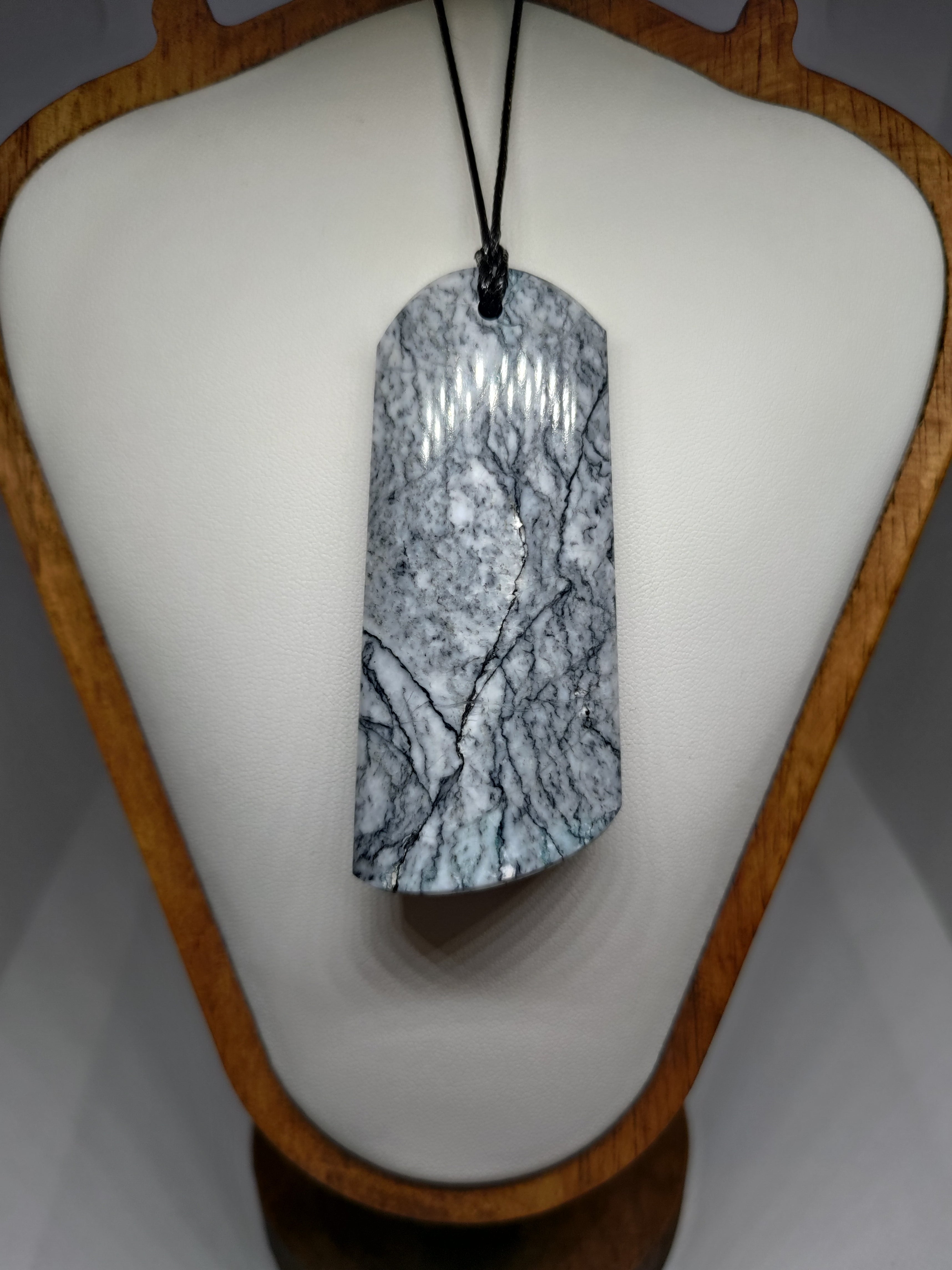 New Zealand White Howlite Necklace Ref 0015