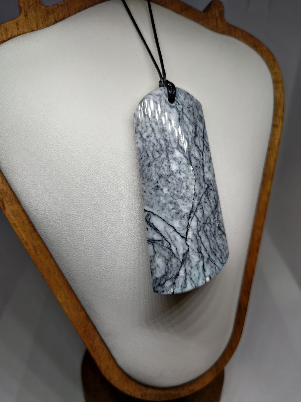 New Zealand White Howlite Necklace Ref 0015