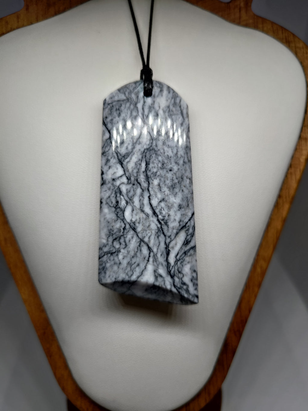 New Zealand White Howlite Necklace Ref 0015