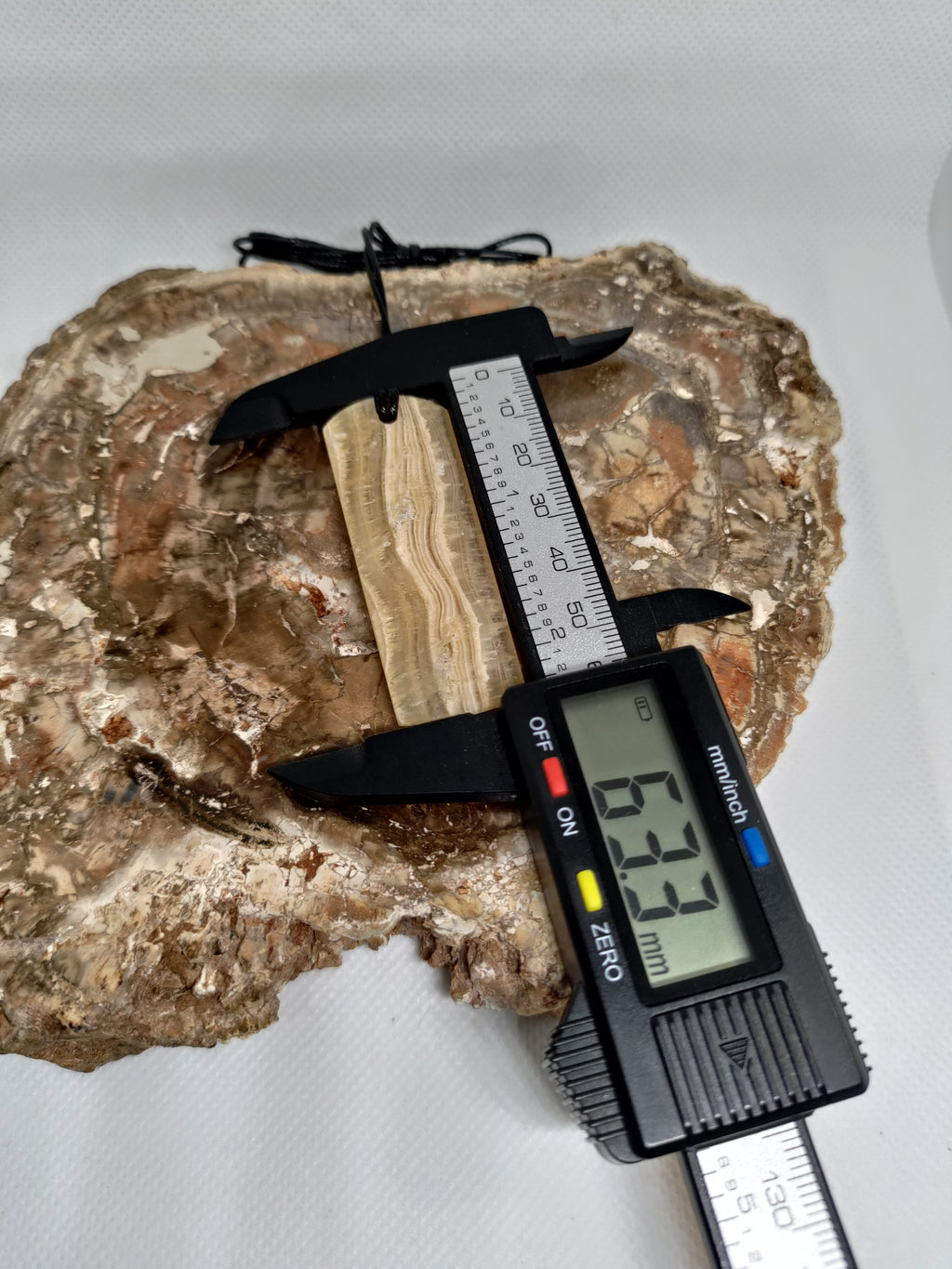 New Zealand Calcite Stone Necklace Ref 0011