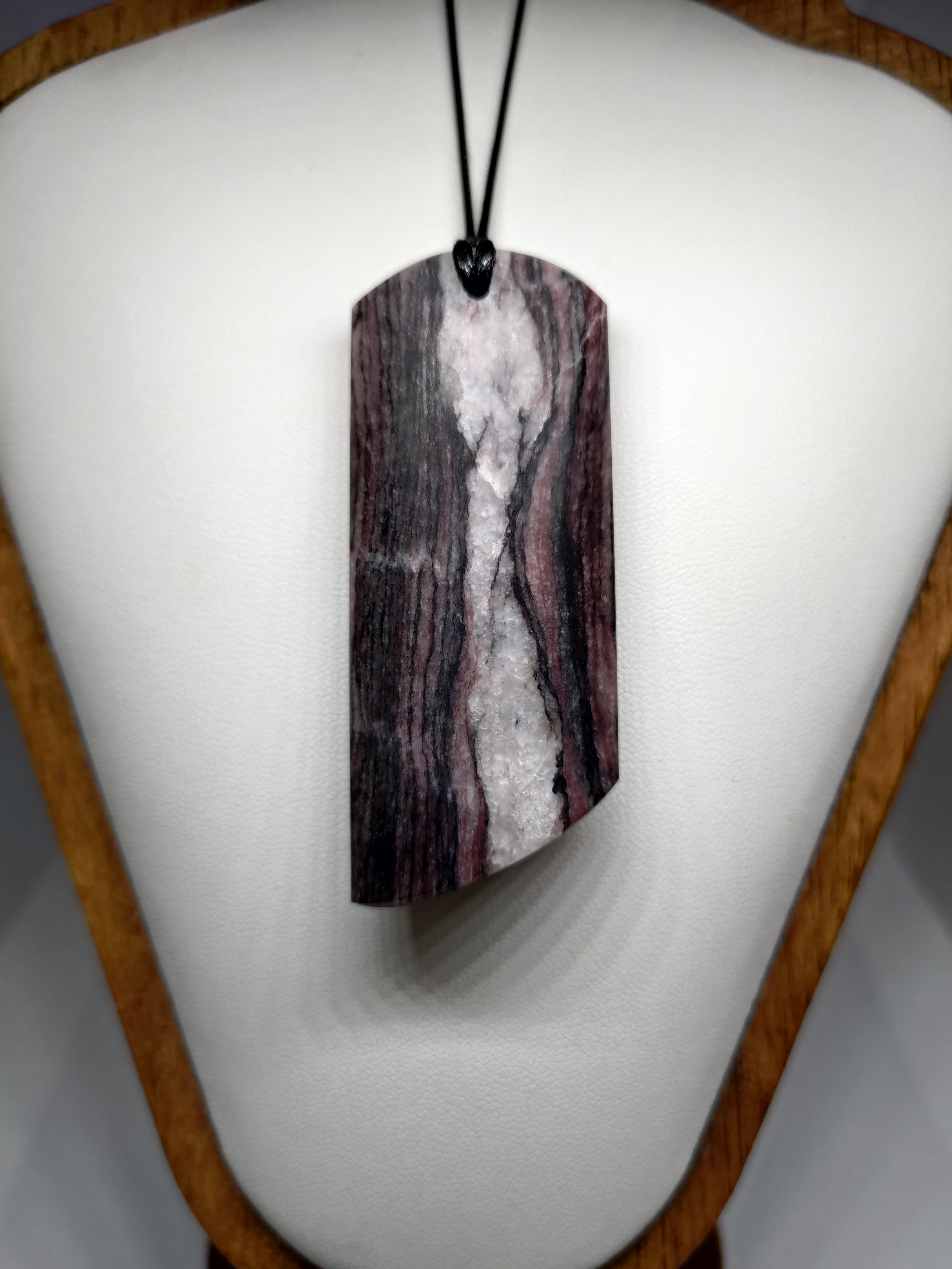 New Zealand Aroha Stone Necklace Ref 0010