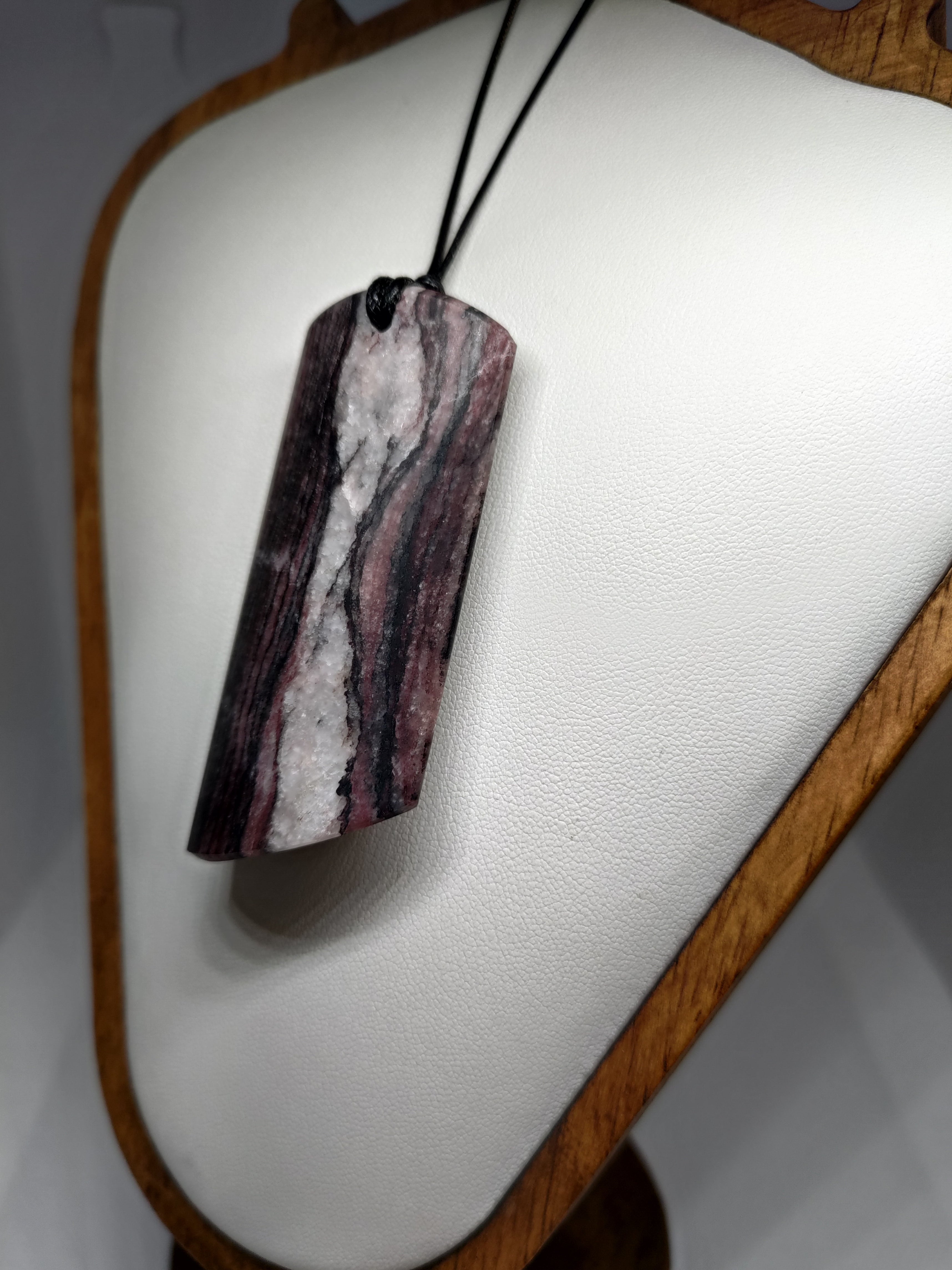 New Zealand Aroha Stone Necklace Ref 0010