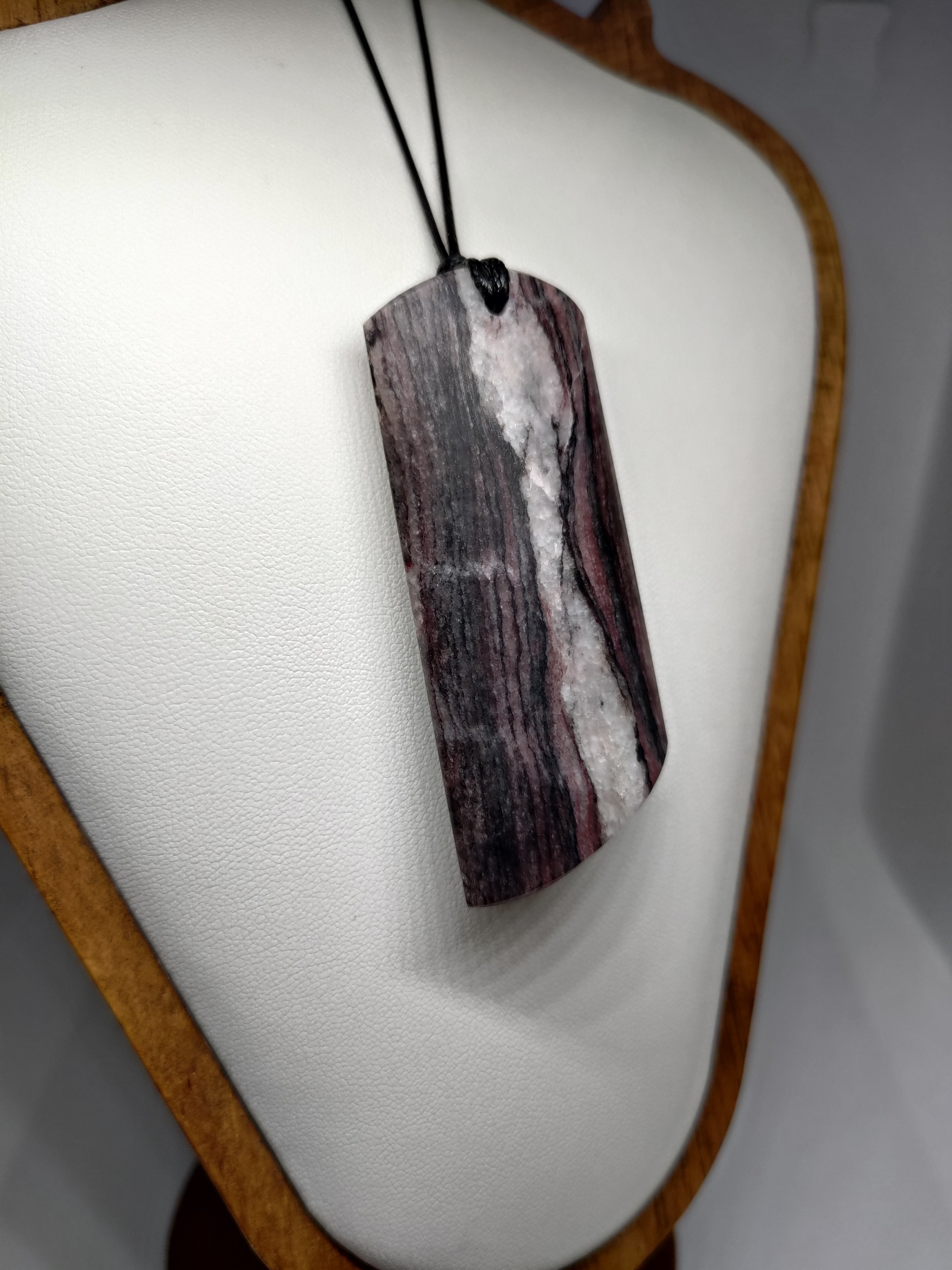 New Zealand Aroha Stone Necklace Ref 0010