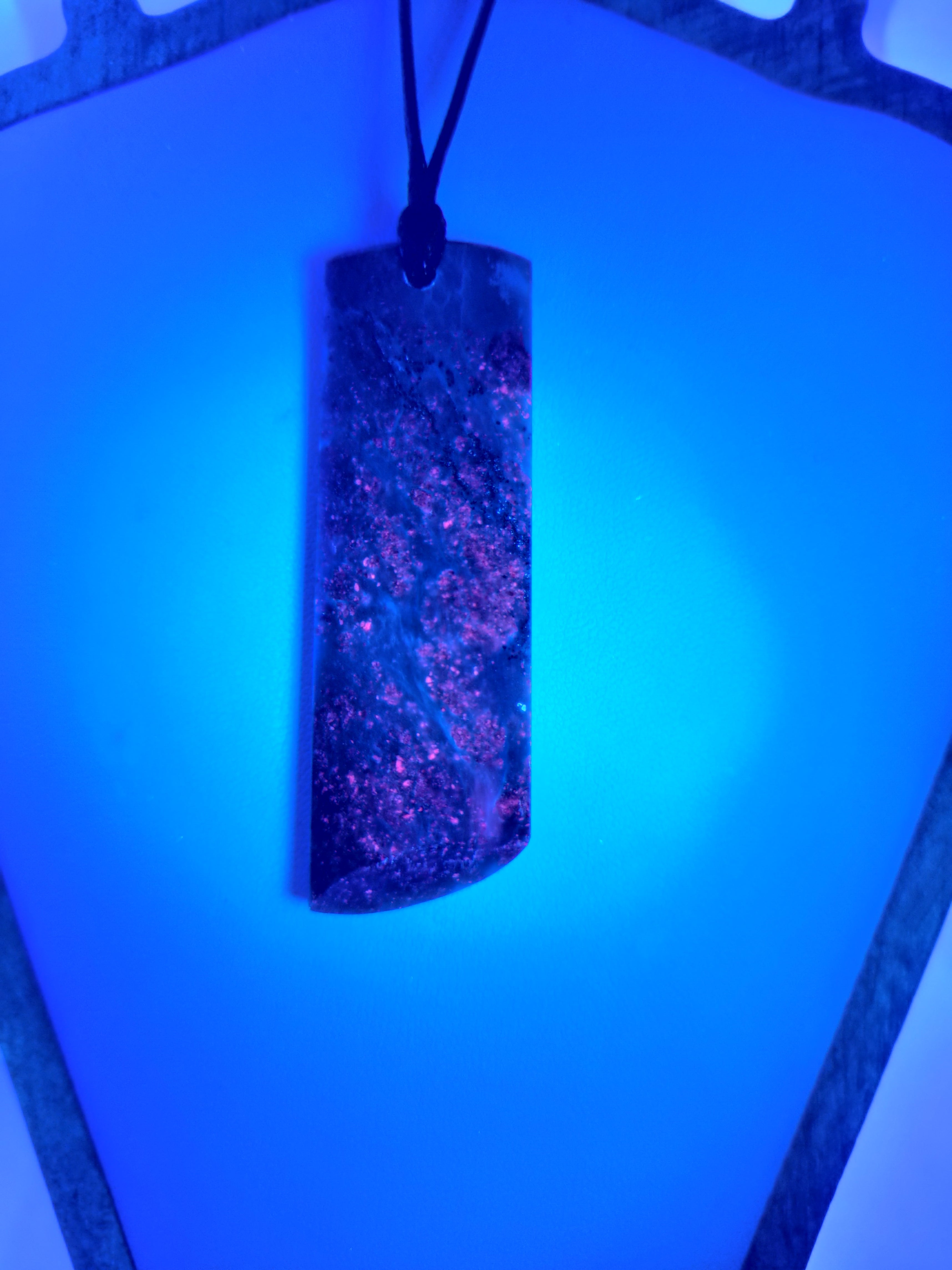Goodletite – New Zealand Ruby Rock Hand Carved Pendant 0062