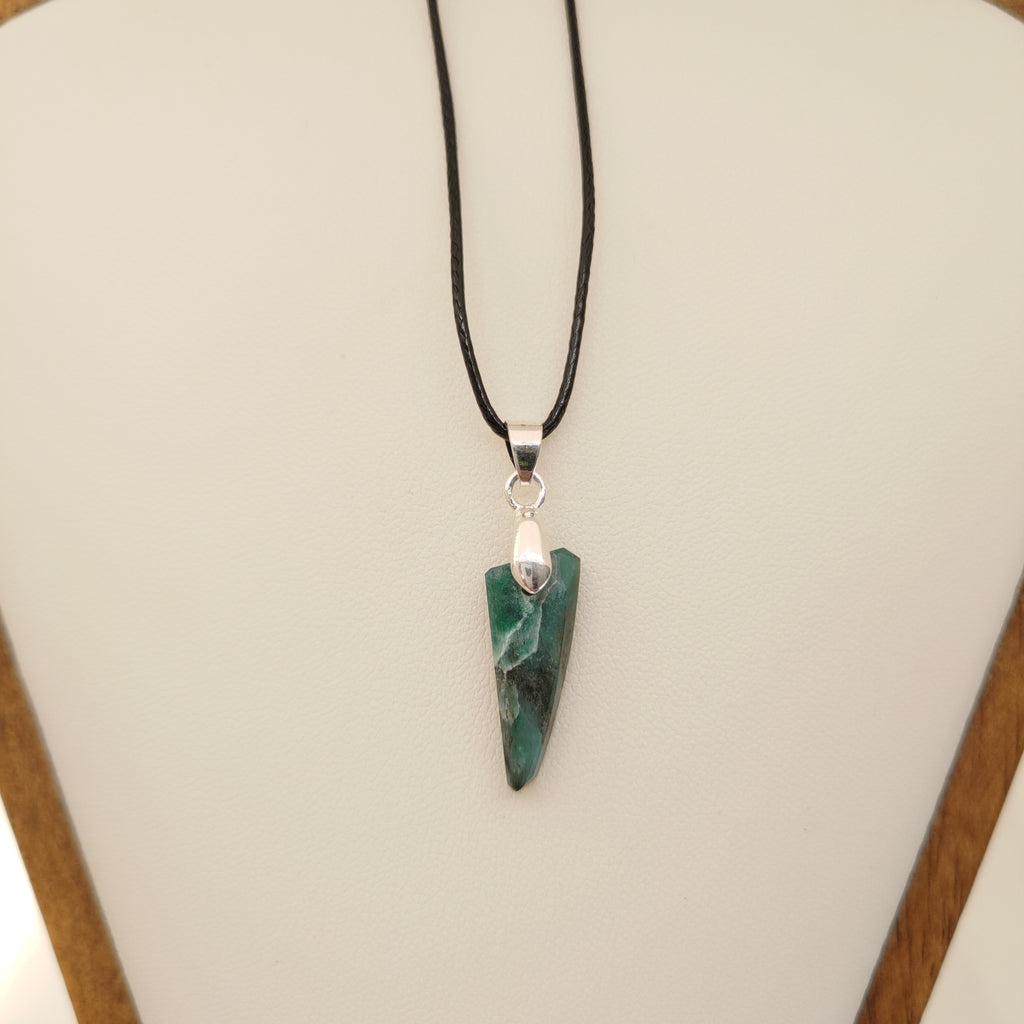 Goodletite – New Zealand Ruby Rock Hand Carved Pendant with .925 Sterling Silver Clasp Ref: 0070