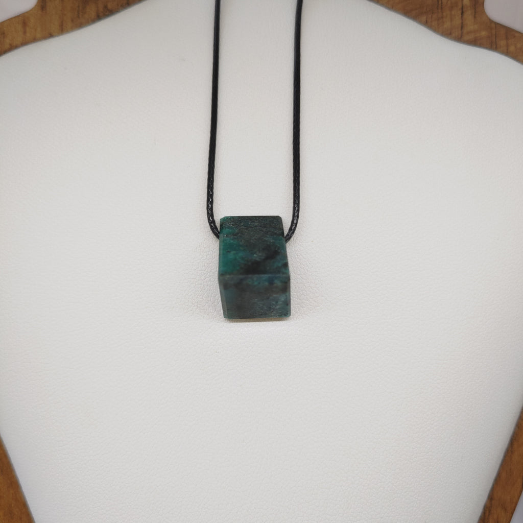 Goodletite – New Zealand Ruby Rock Hand Carved Pendant with .925 Sterling Silver Clasp Ref: 0063