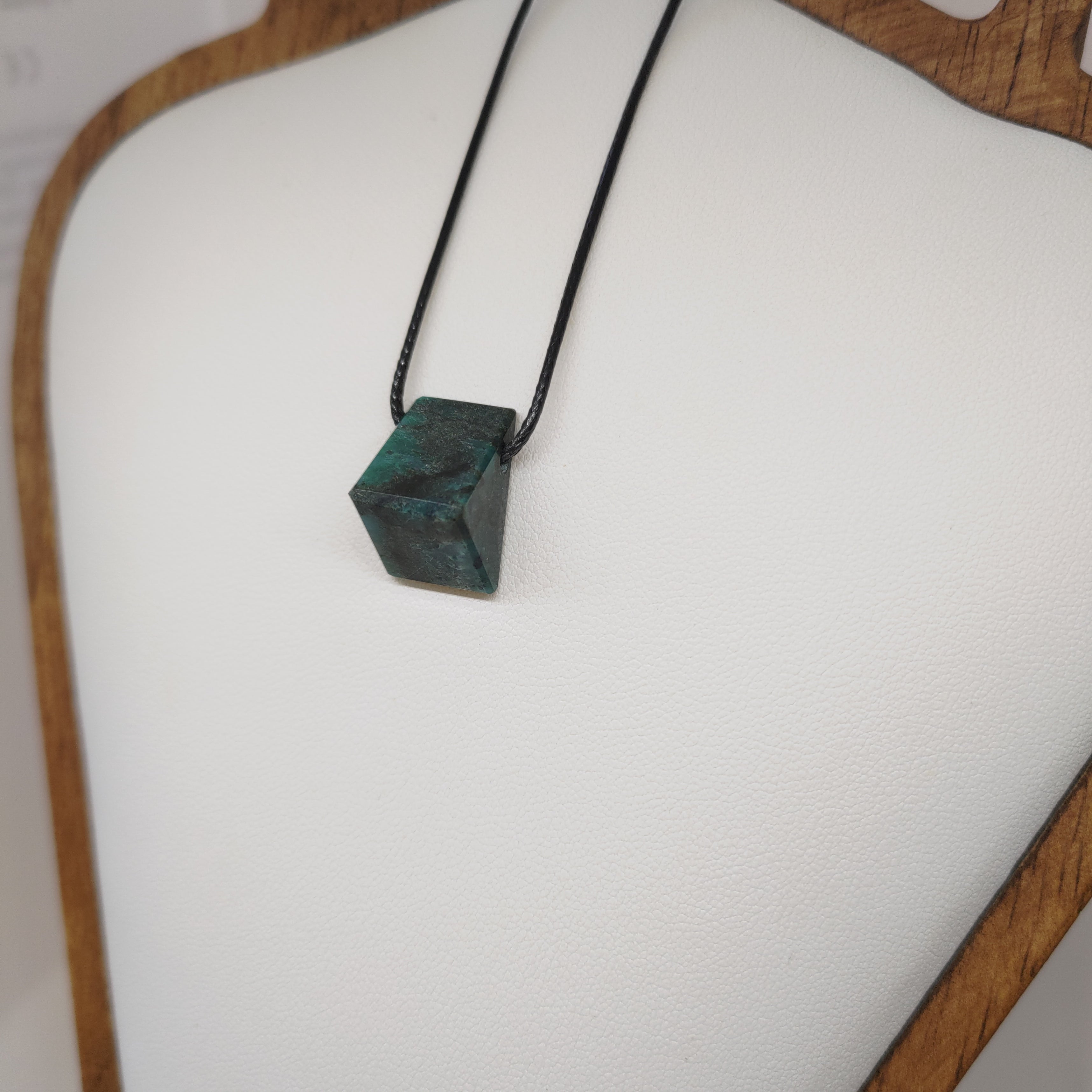 Goodletite – New Zealand Ruby Rock Hand Carved Pendant with .925 Sterling Silver Clasp Ref: 0063
