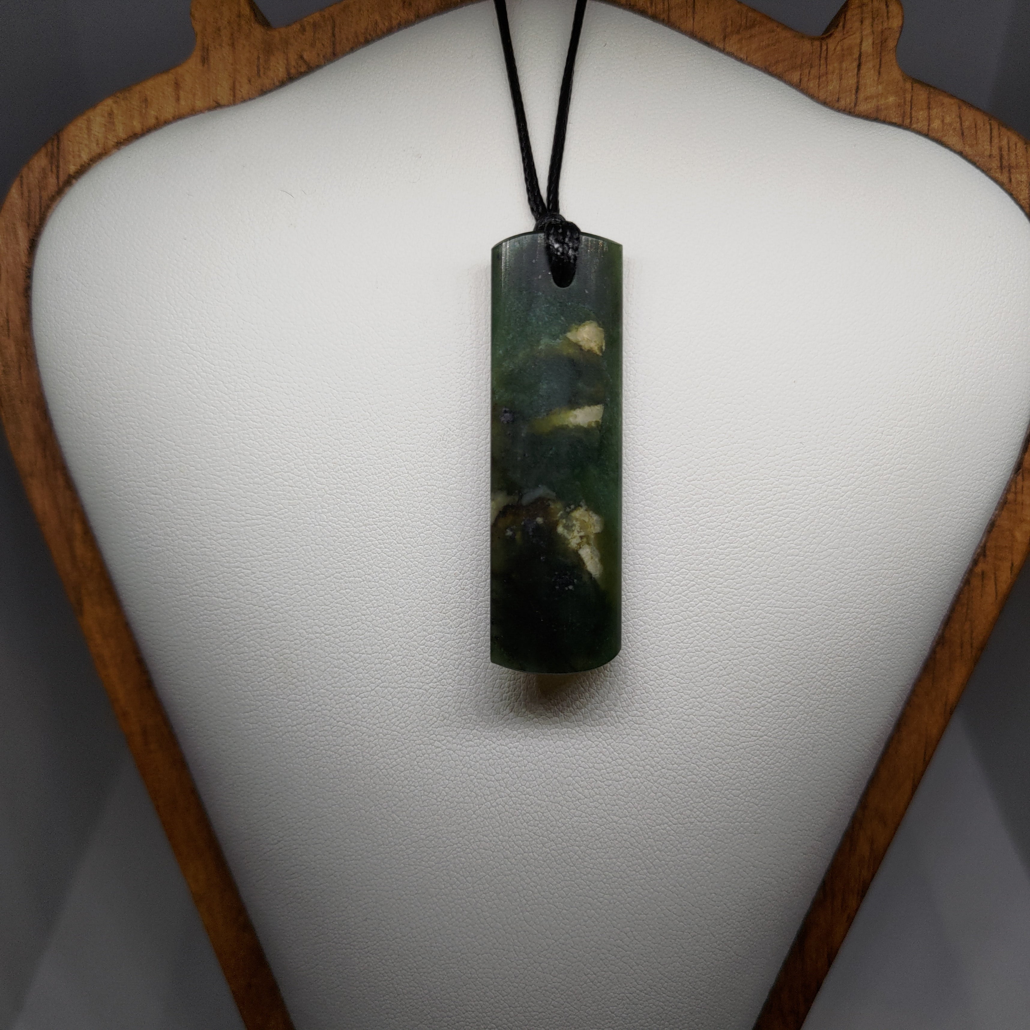 Pounamu Toki – Hand-Carved New Zealand Greenstone Adze 0099