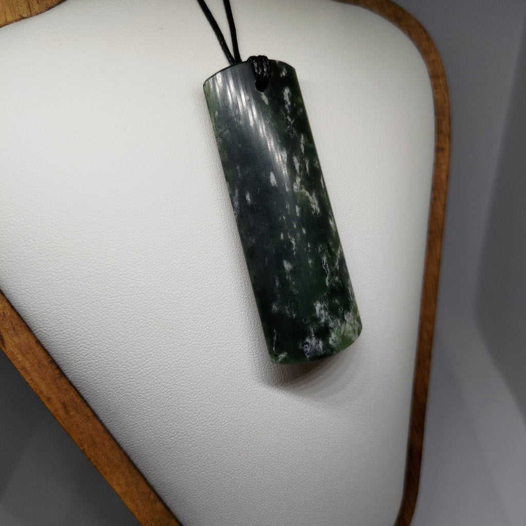 Pounamu Toki – Hand-Carved New Zealand Greenstone Adze 0091