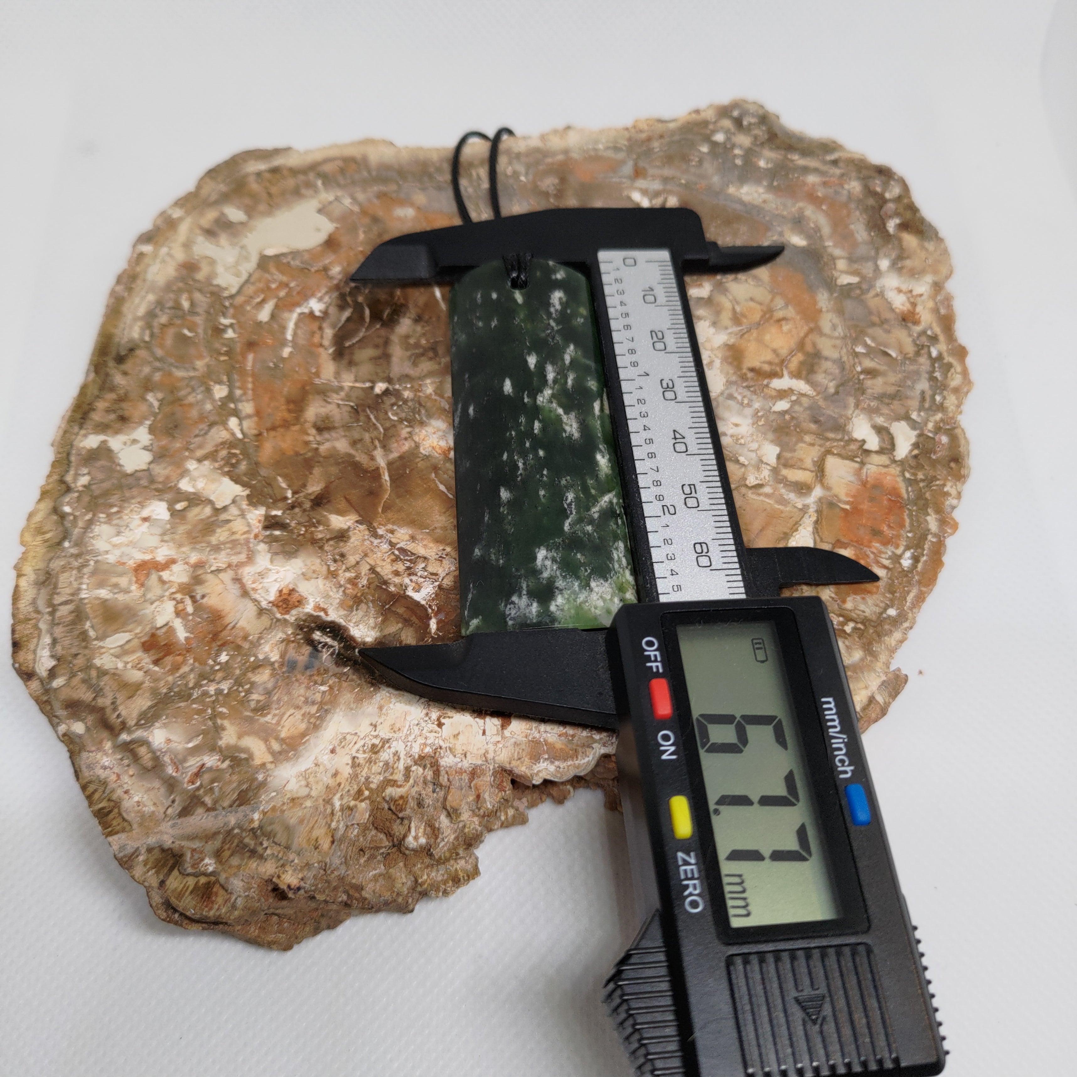Pounamu Toki – Hand-Carved New Zealand Greenstone Adze 0091
