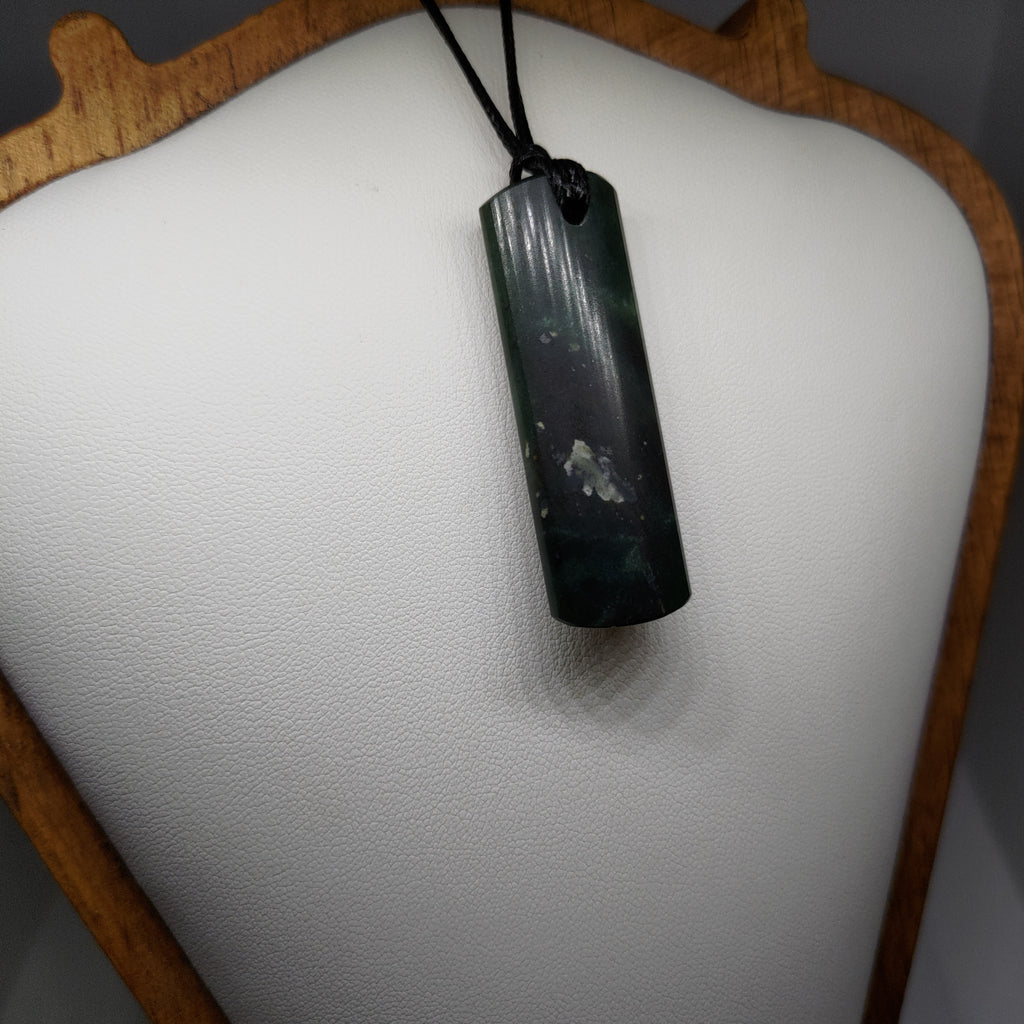 Pounamu Toki – Hand-Carved New Zealand Greenstone Adze 0092