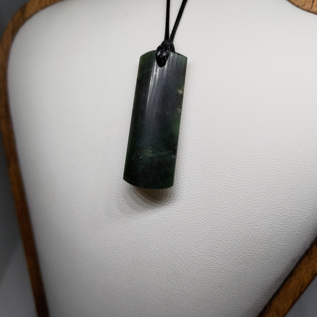 Pounamu Toki – Hand-Carved New Zealand Greenstone Adze 0093