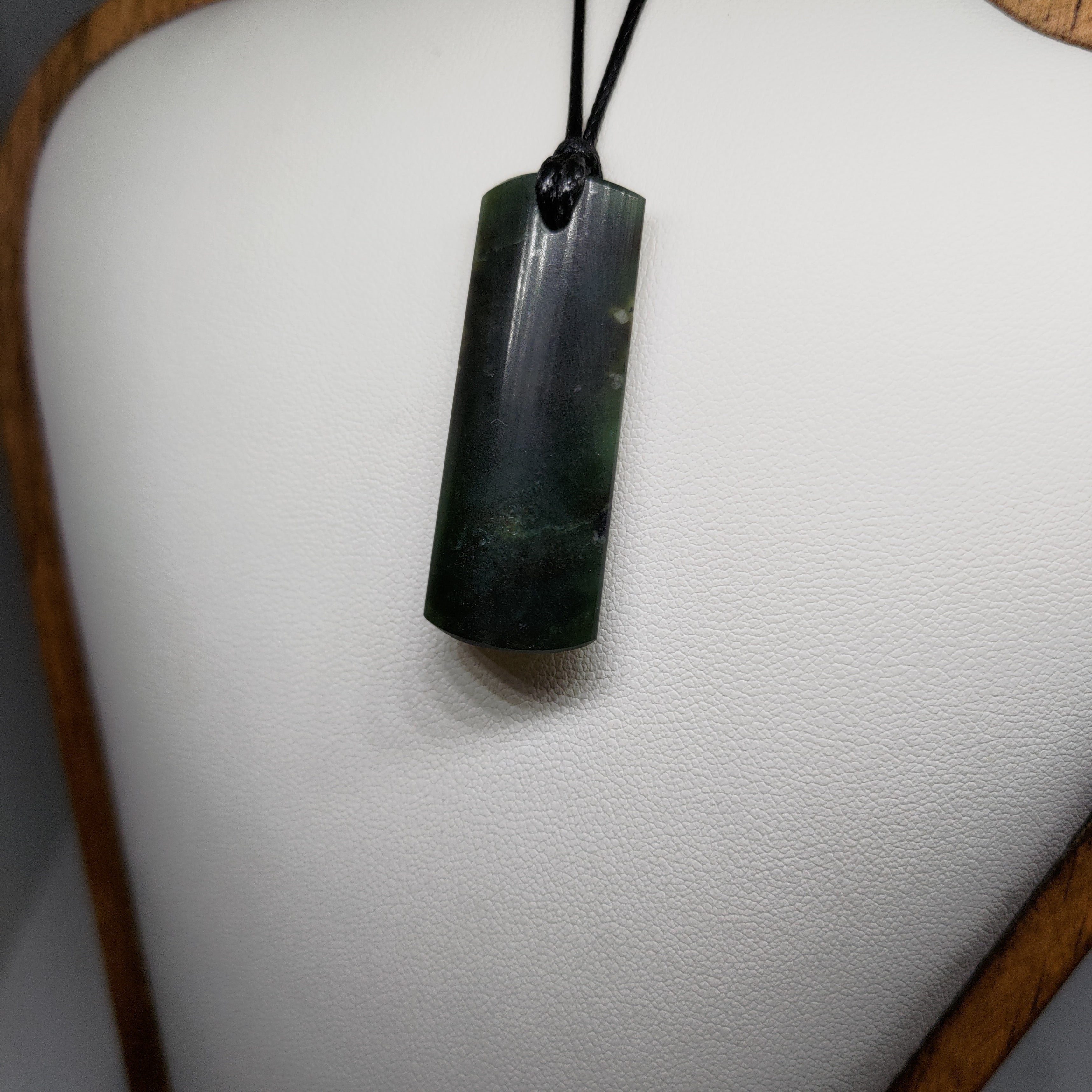 Pounamu Toki – Hand-Carved New Zealand Greenstone Adze 0093