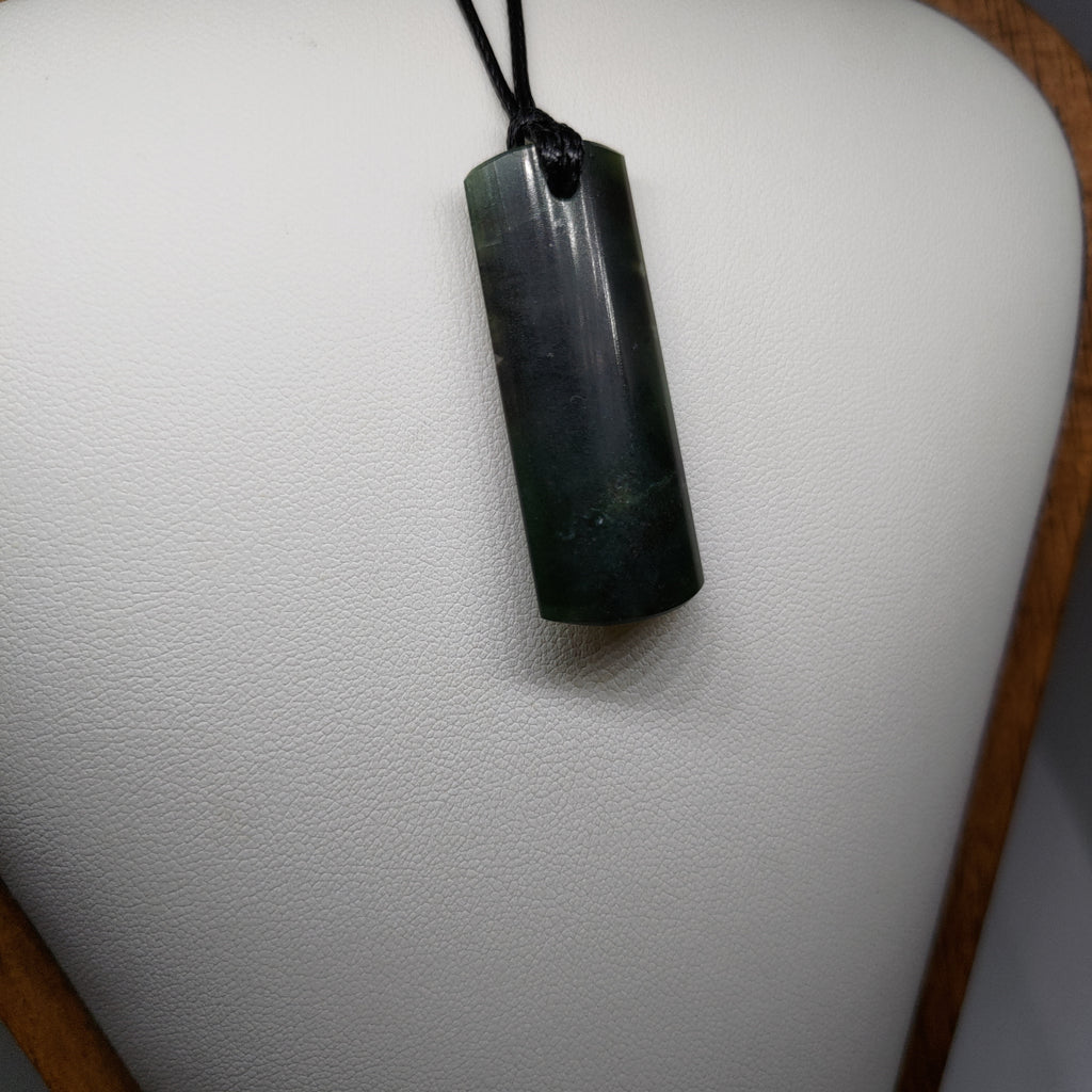 Pounamu Toki – Hand-Carved New Zealand Greenstone Adze 0093