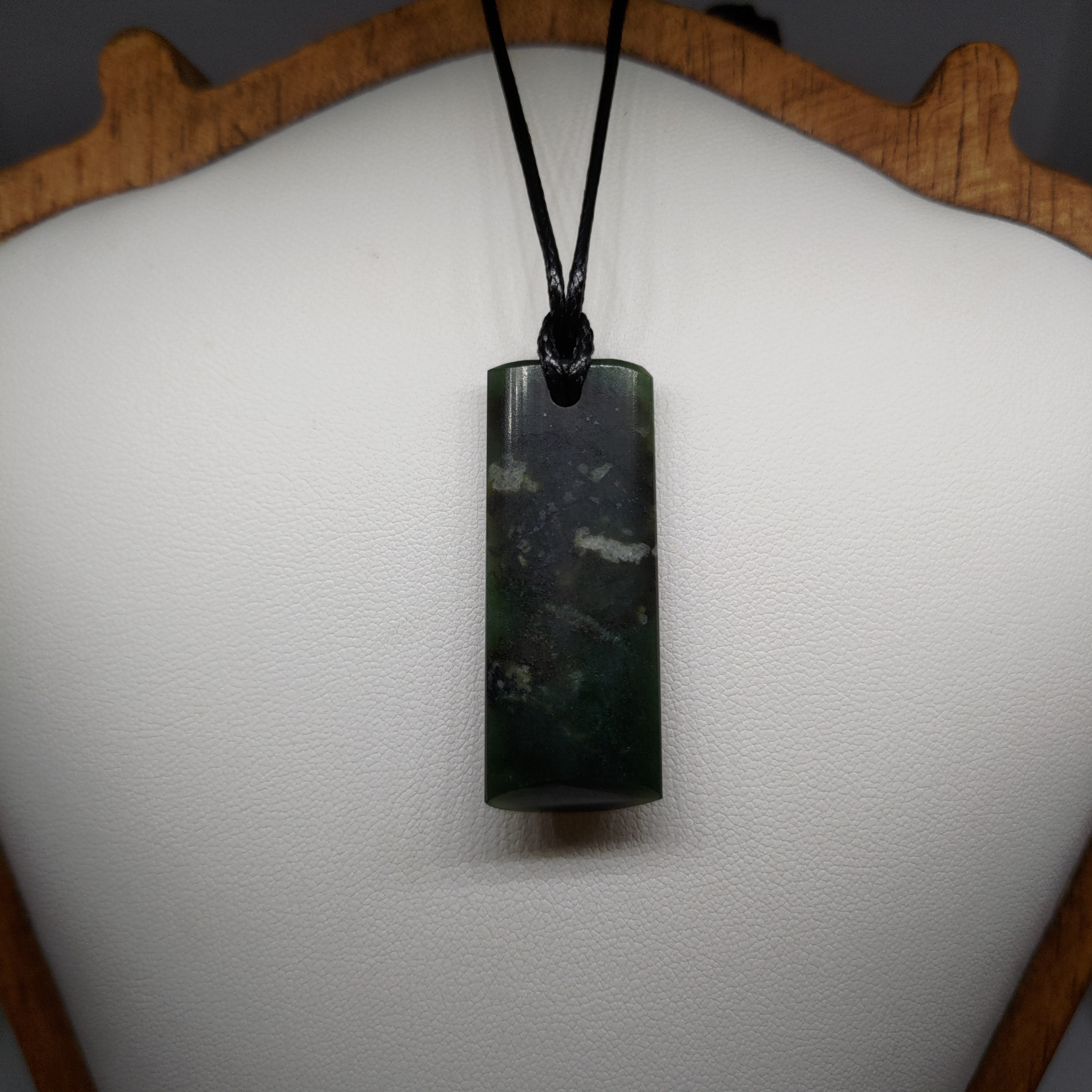 Pounamu Toki – Hand-Carved New Zealand Greenstone Adze 0093