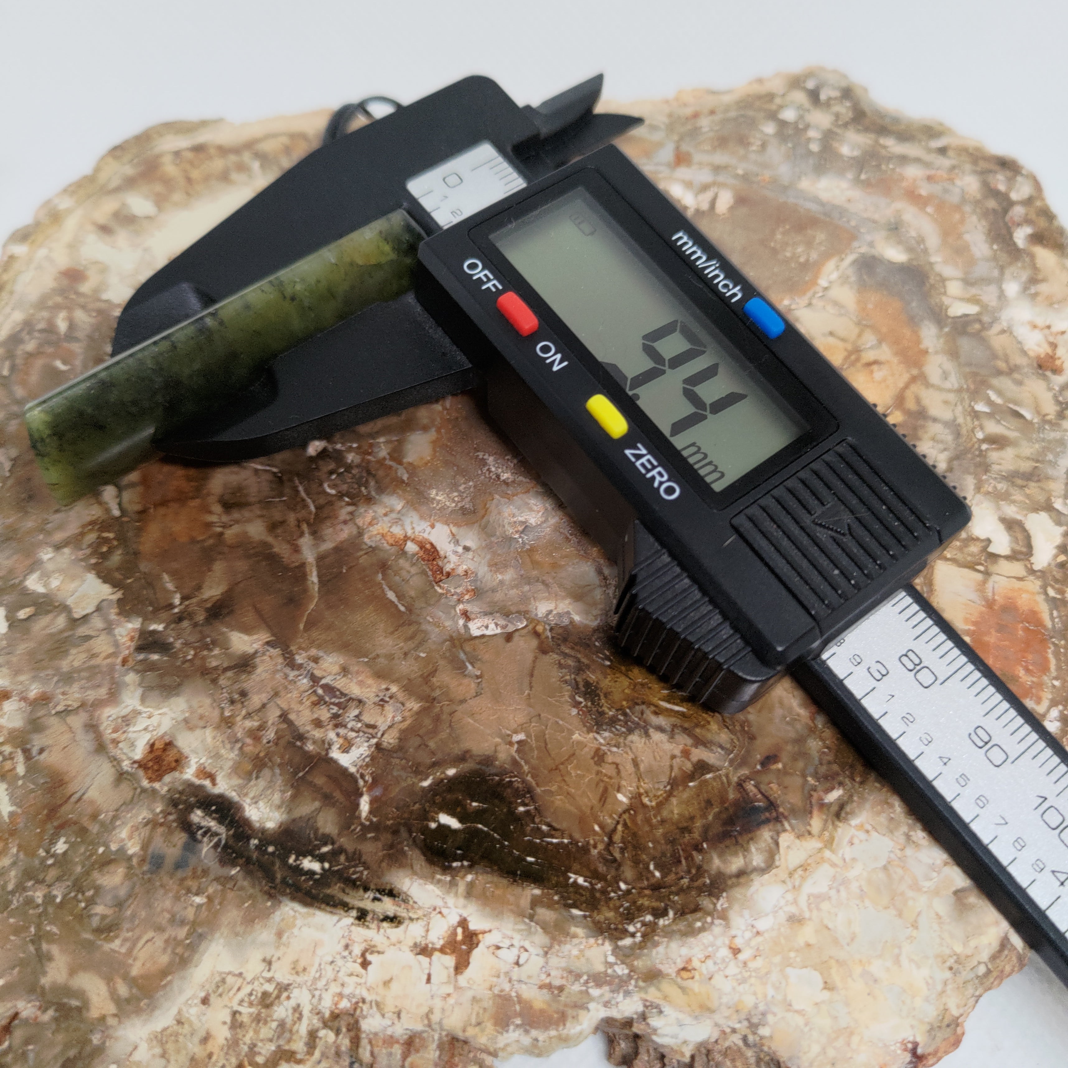 Pounamu Toki – Hand-Carved New Zealand Greenstone Adze 0094