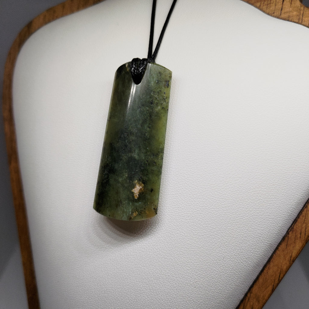 Pounamu Toki – Hand-Carved New Zealand Greenstone Adze 0094