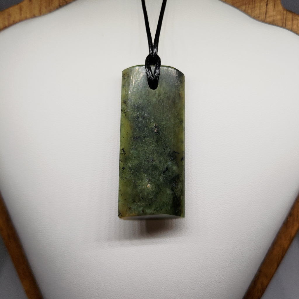 Pounamu Toki – Hand-Carved New Zealand Greenstone Adze 0094