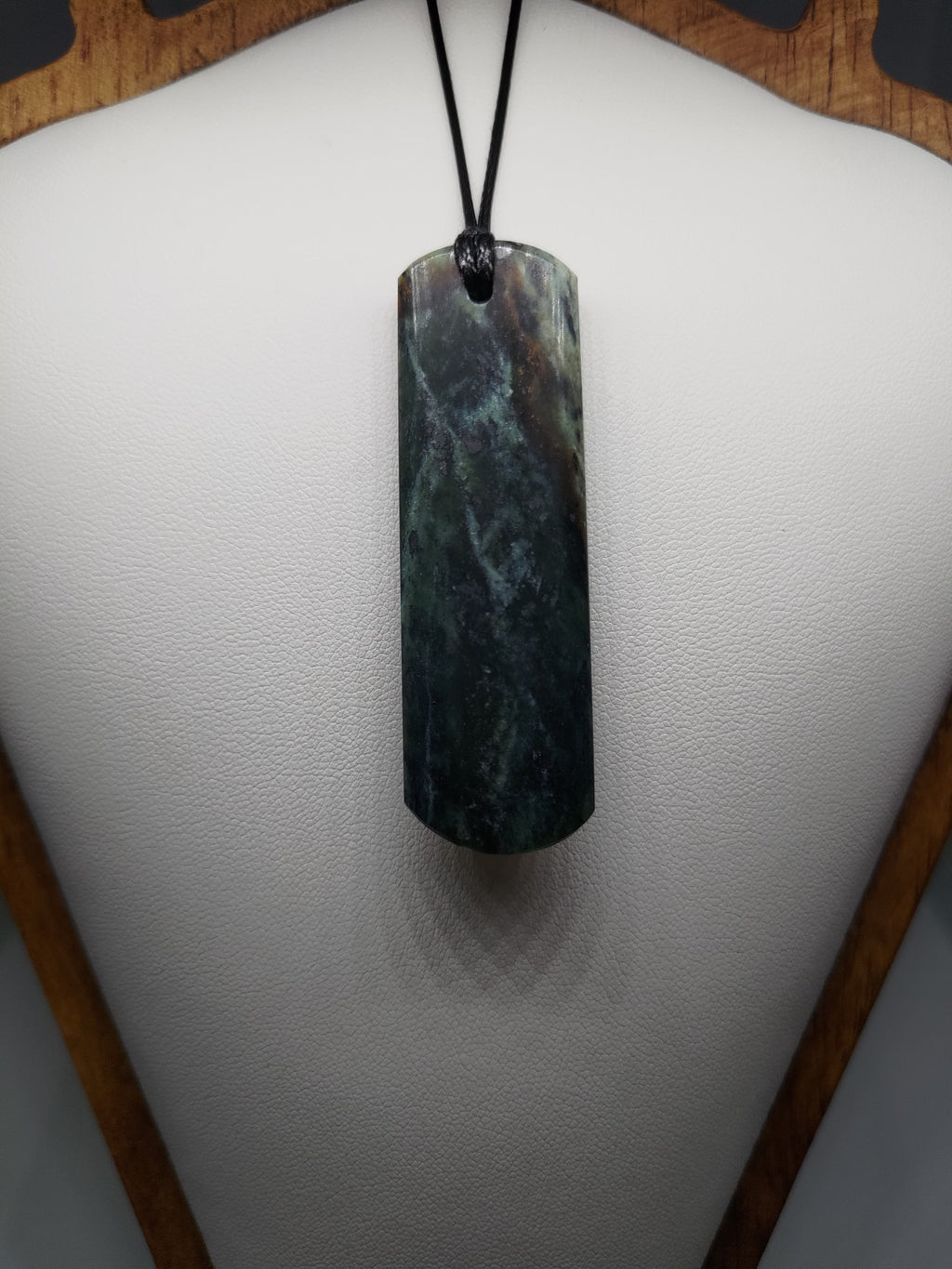 Pounamu Toki – Hand-Carved New Zealand Greenstone Adze 0095