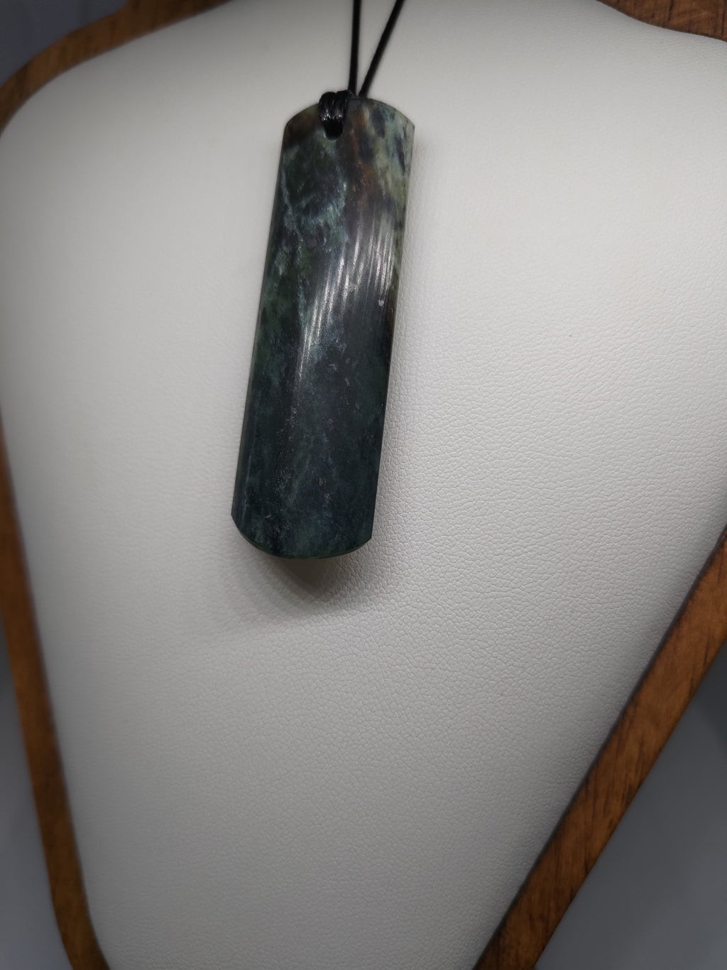 Pounamu Toki – Hand-Carved New Zealand Greenstone Adze 0095