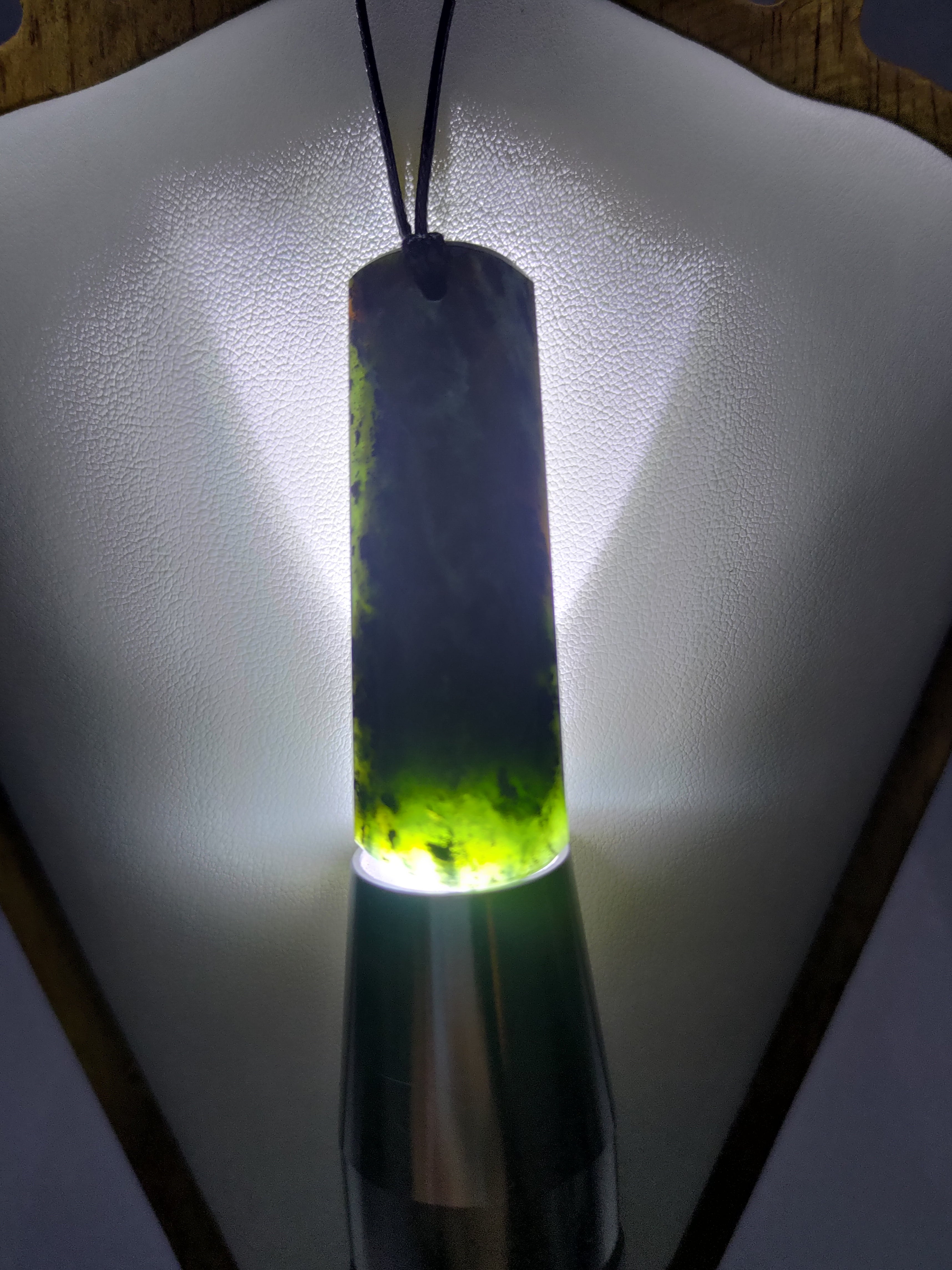 Pounamu Toki – Hand-Carved New Zealand Greenstone Adze 0095
