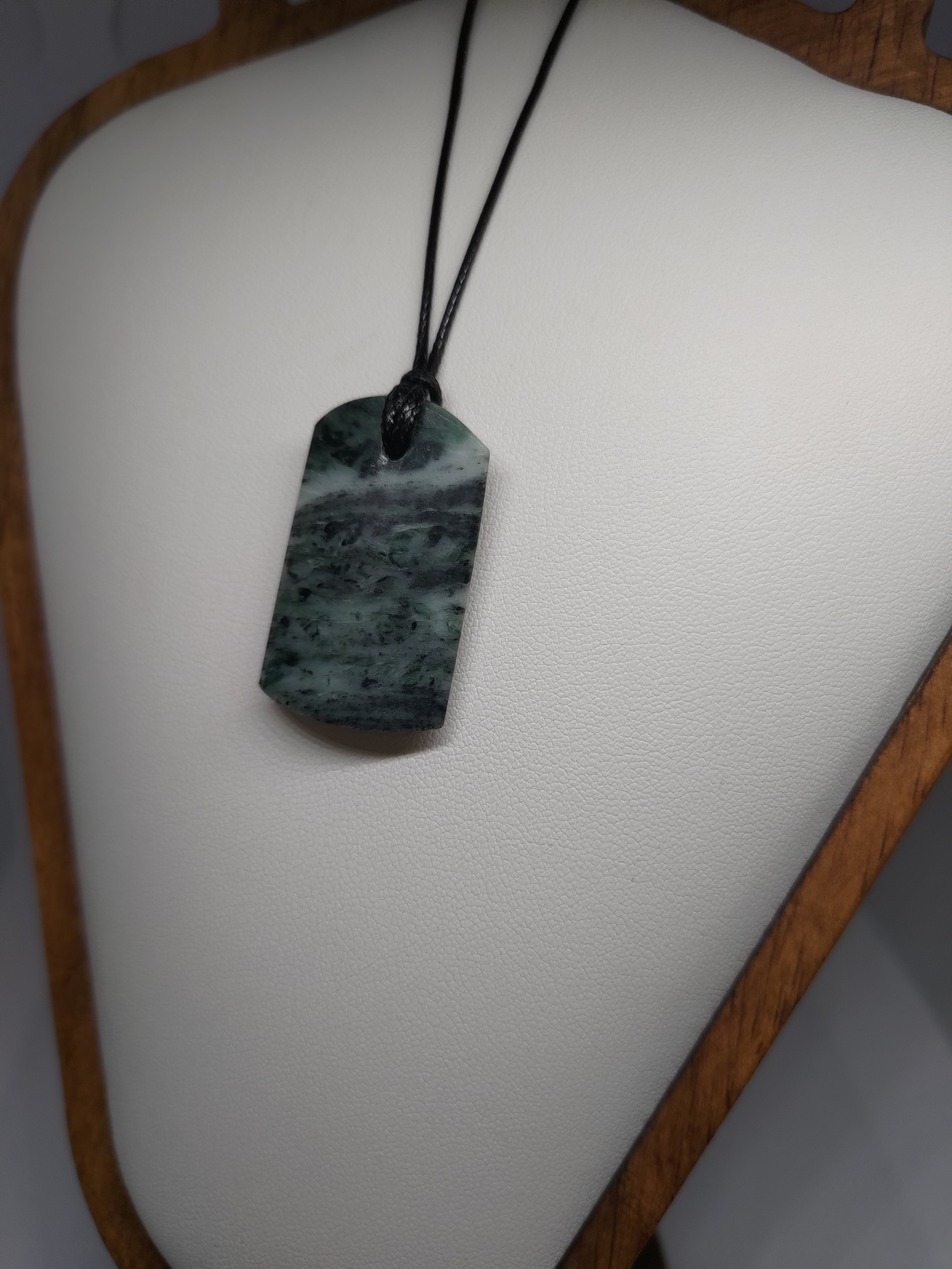 Pounamu Toki – Hand-Carved New Zealand Greenstone Adze 0096